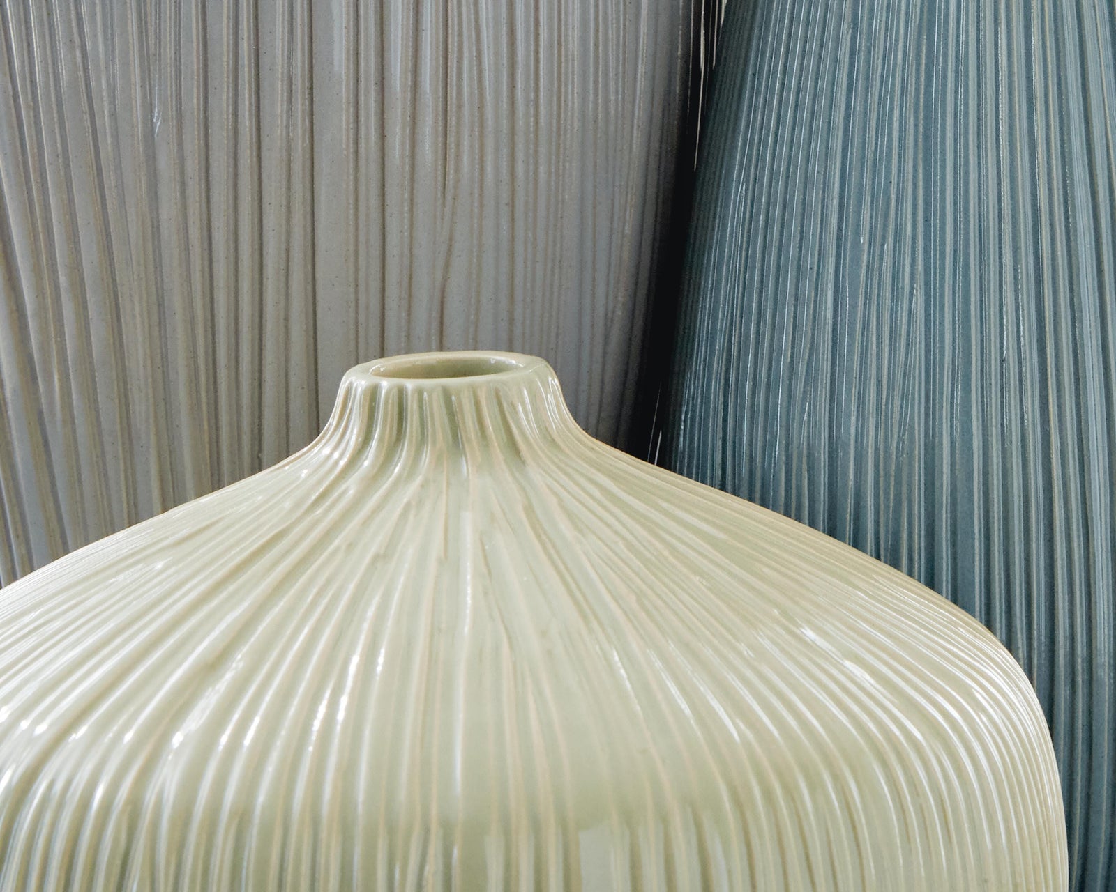 Eiderman Vase (Set of 3) (A2000913-SI) - Image 4