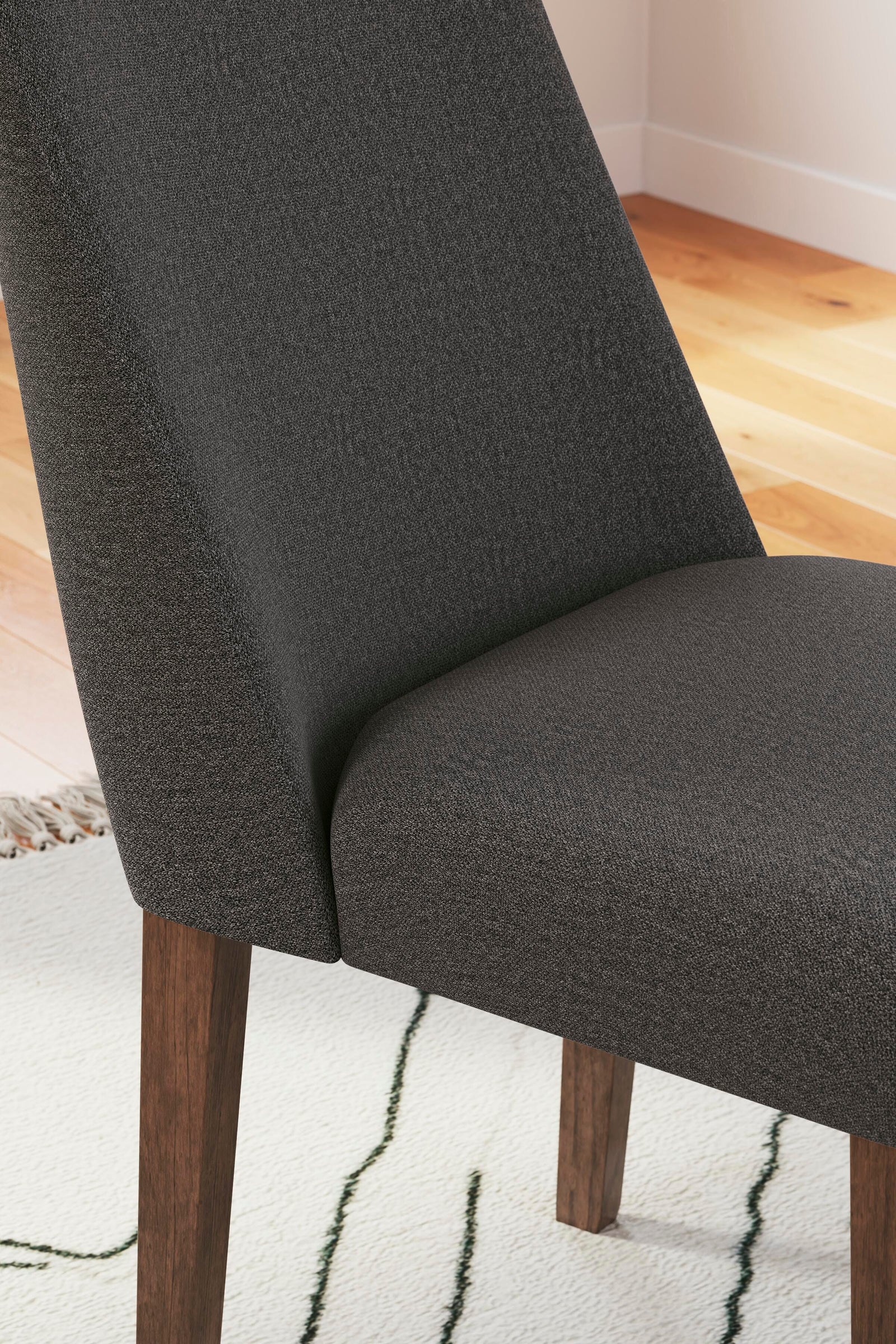 Lyncott Extension Dining Table and 4 Chairs (D615-SI) - Image 15