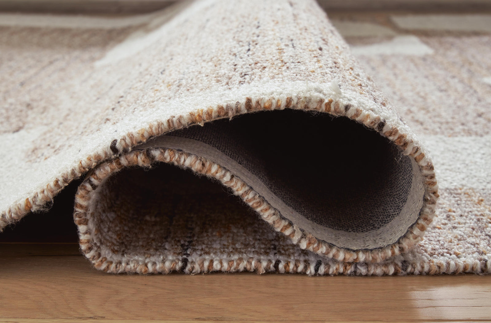Brynnfield 8 x 10 Rug (R40637-SI) - Image 4