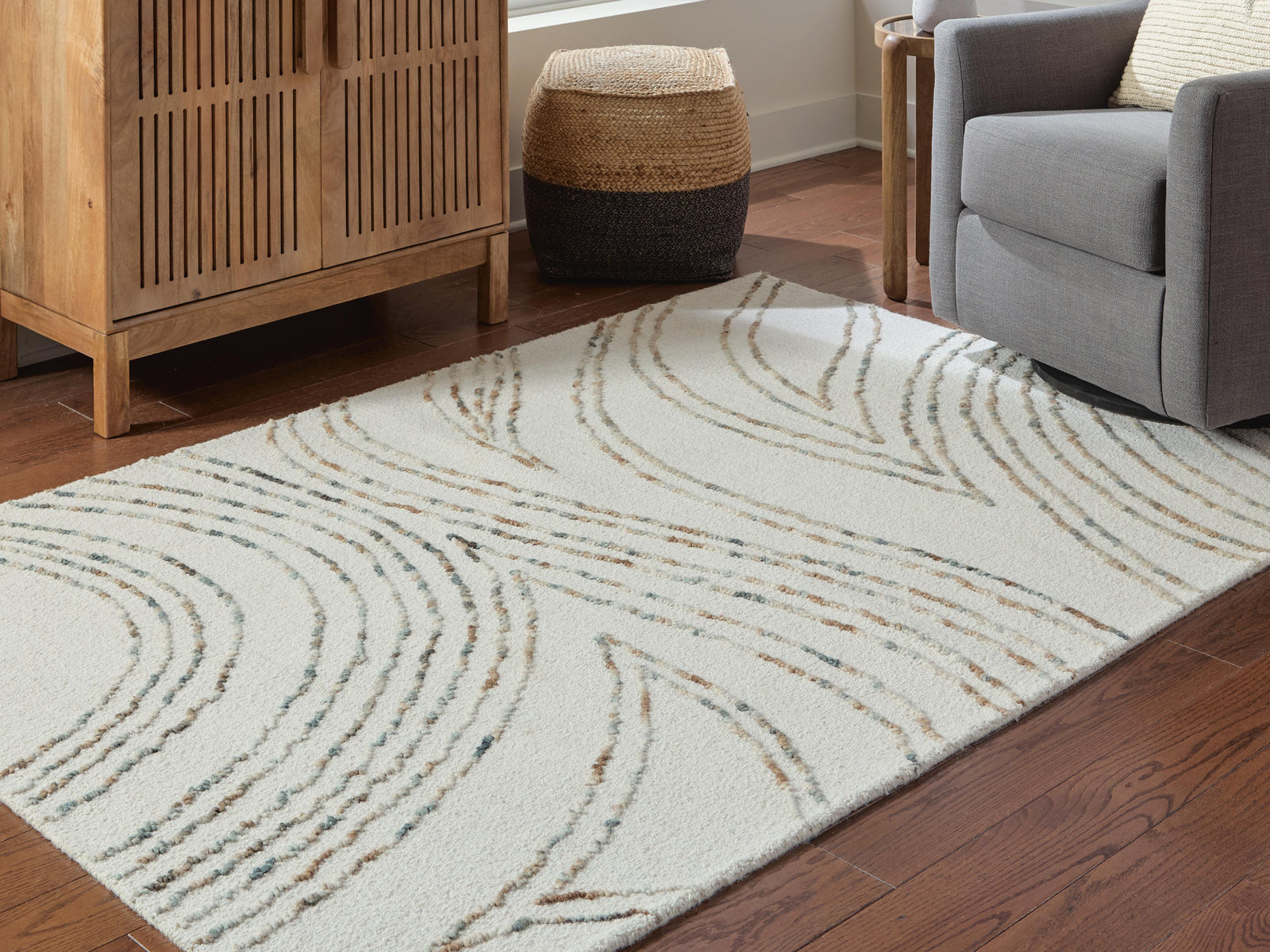 Deenbury 5 x 7 Area Rug (R40786-SI) - Image 2