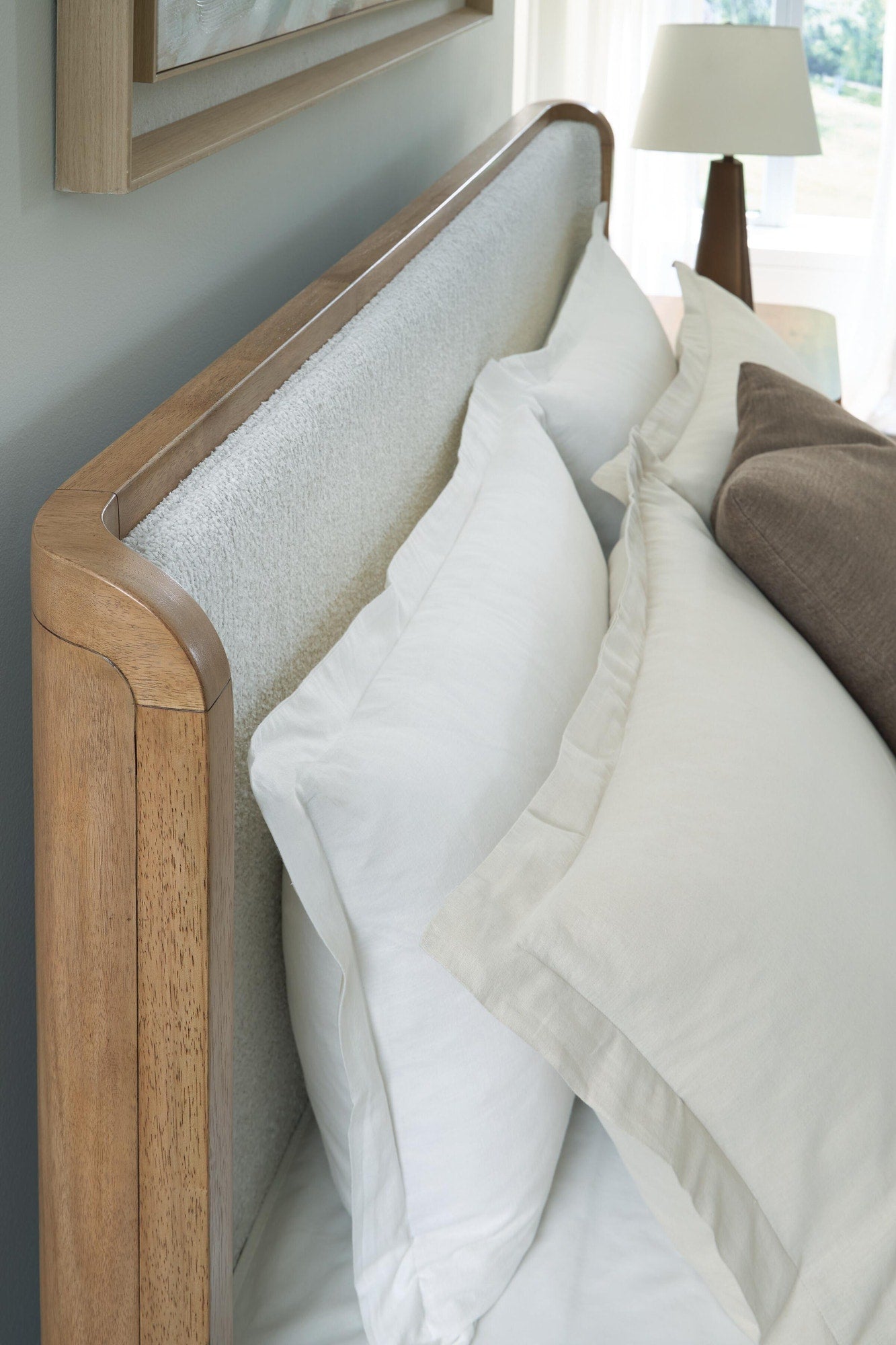 Pamaria King Upholstered Bed (PCB802-SI) - Image 7