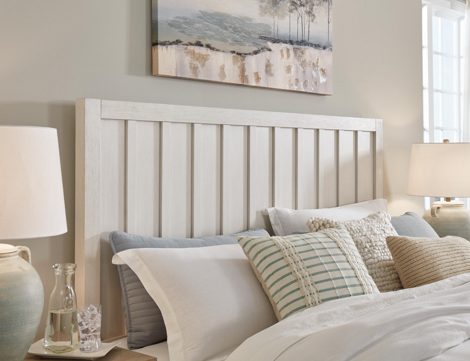 Shaybrock Panel Bed - Antique White (B683-SI) - Image 4