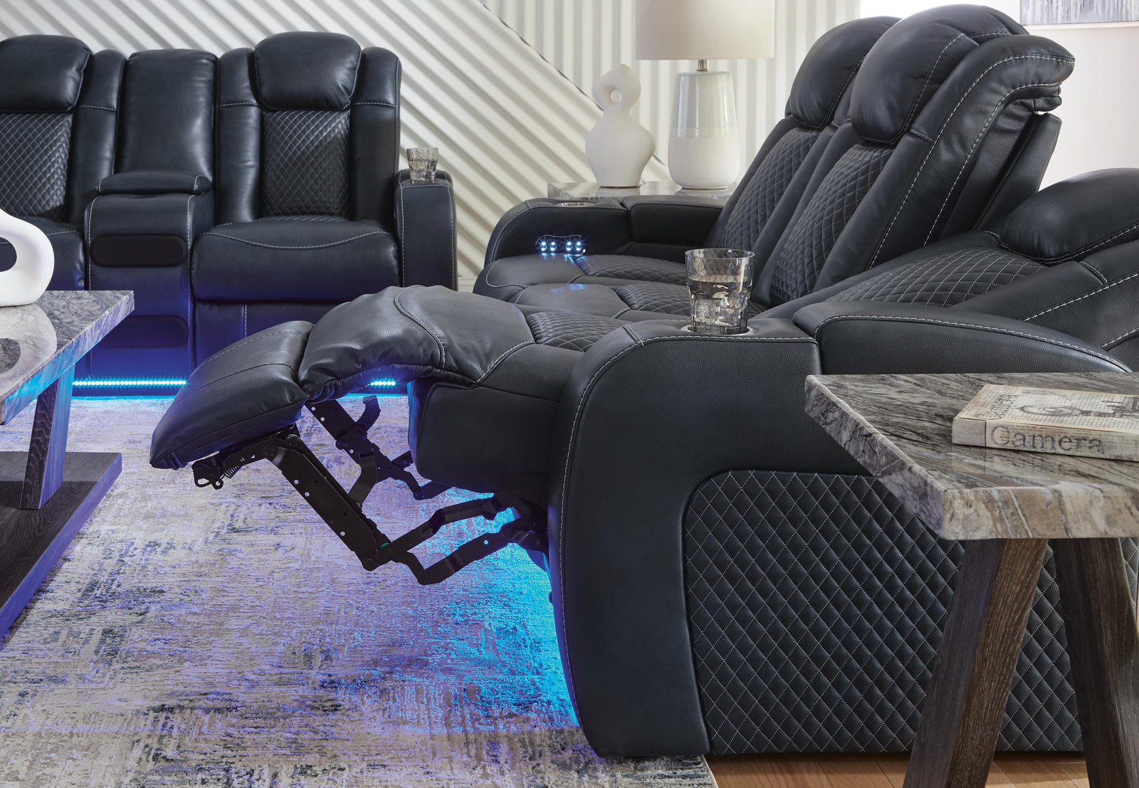 Fyne-Dyme Power Reclining Sofa and Loveseat (36603-SI) - Image 9