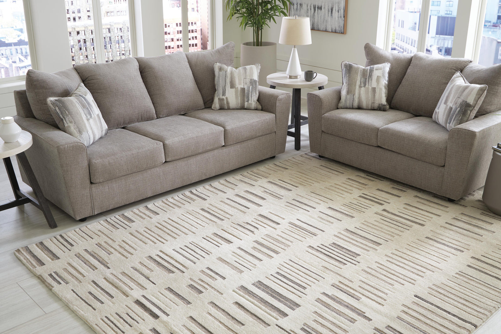 Leesdale 8 x 10 Rug (R40642-SI) - Image 2