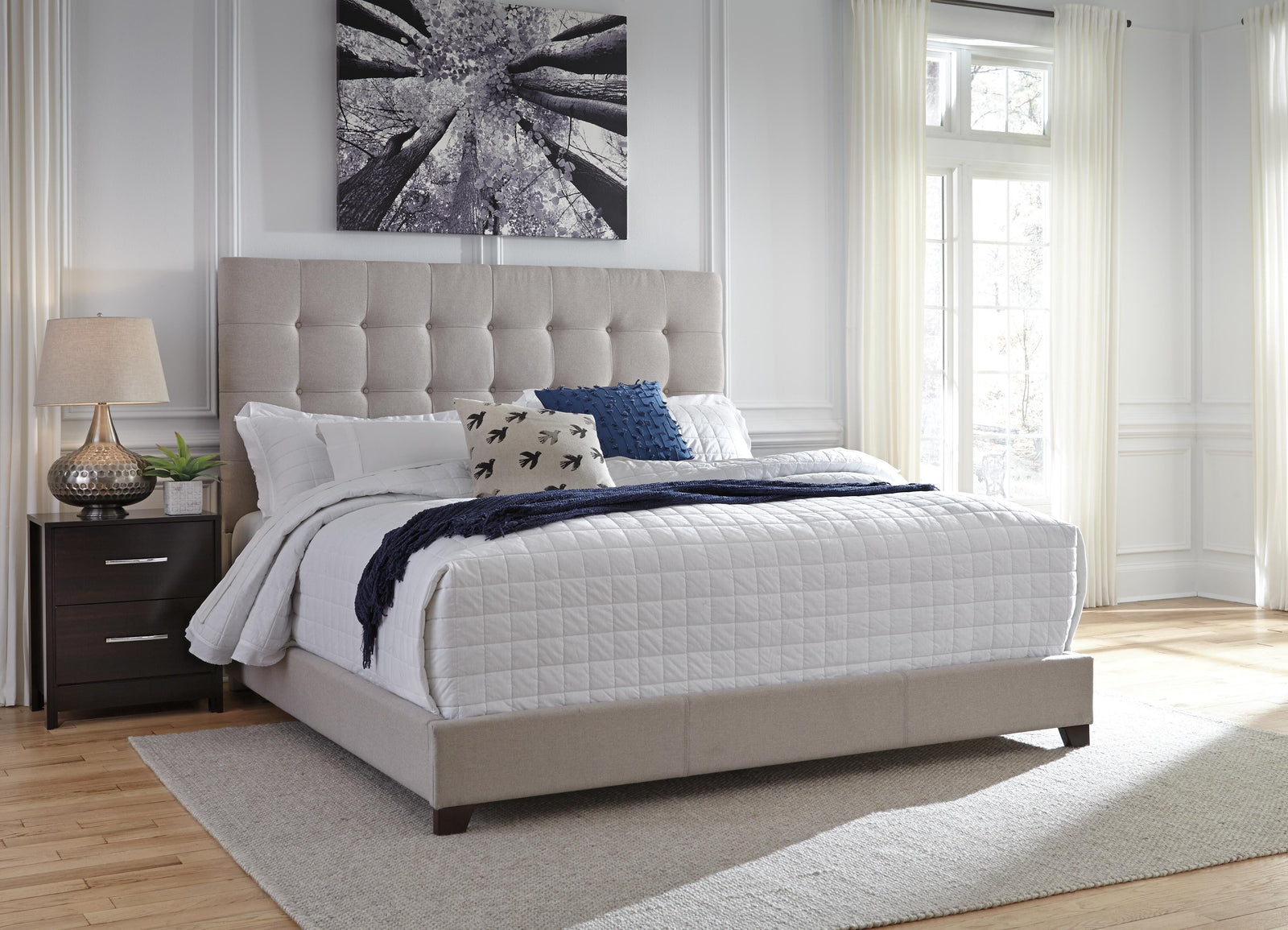 Dolante Upholstered Bed - Beige (B130-SI) - Image 7