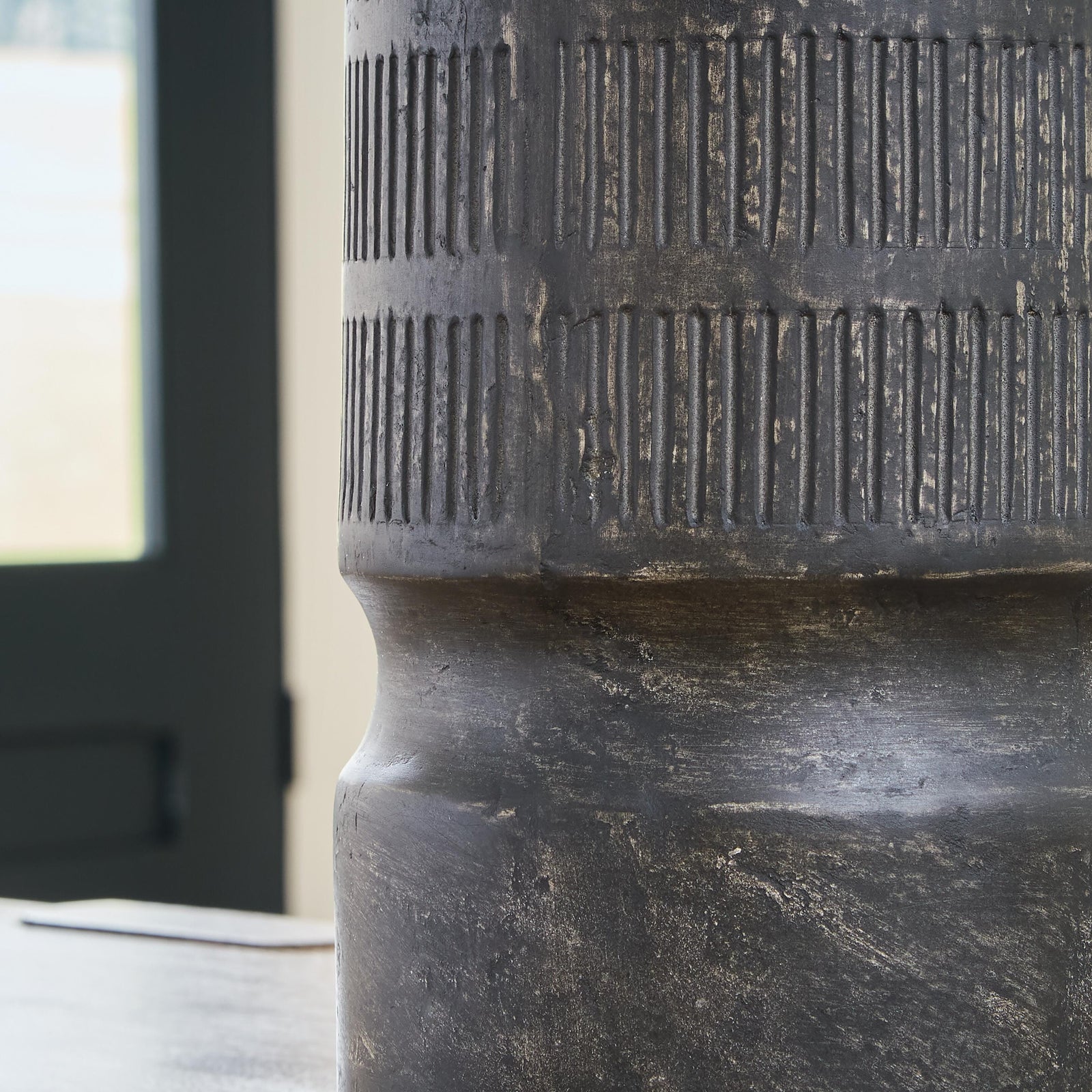 Beninworth Vase (A2000879-SI) - Image 4