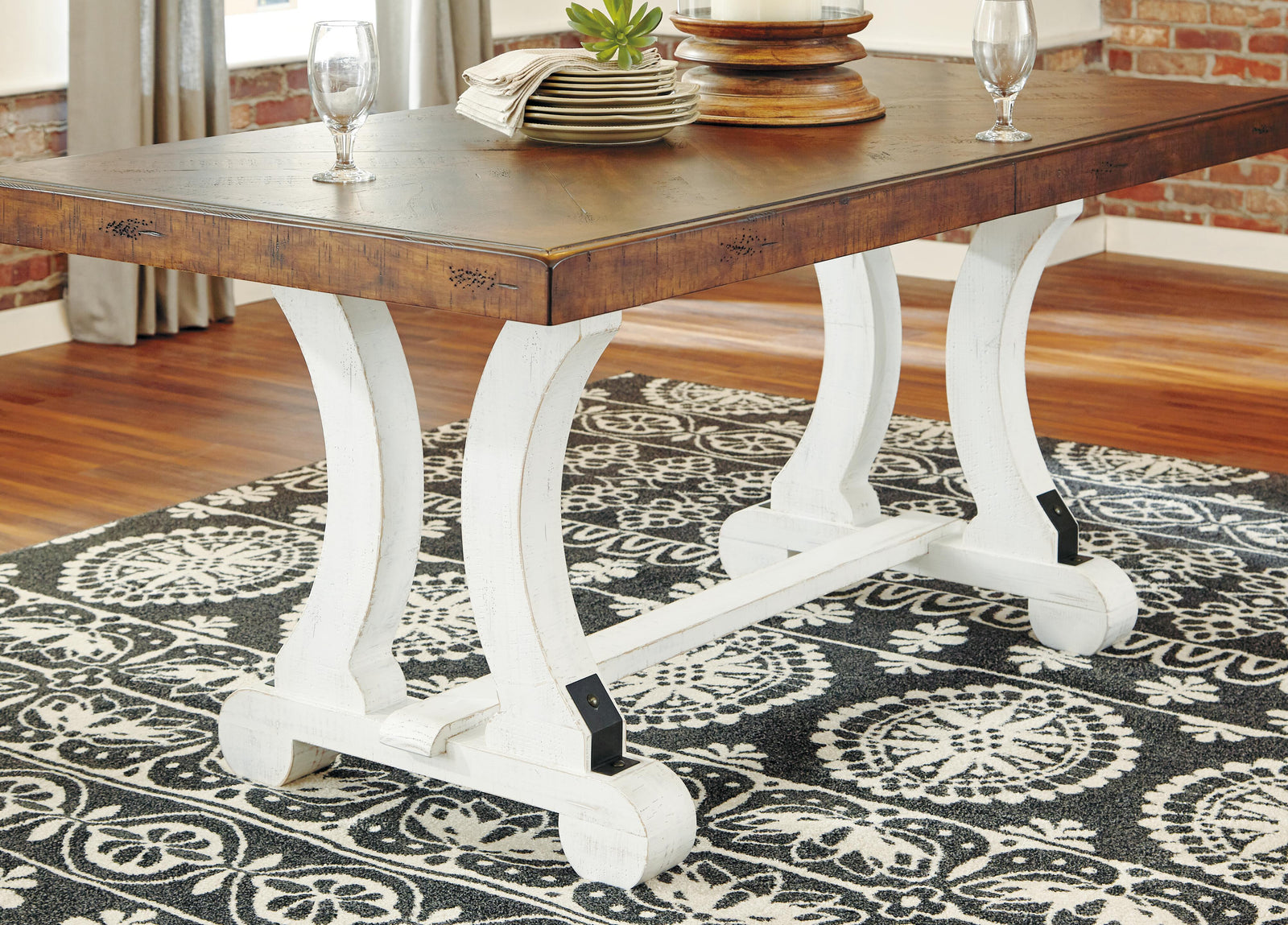 Valebeck Dining Table and 6 Chairs (D546-SI) - Image 7