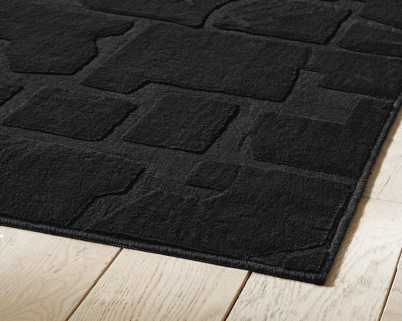 Gibbswell Washable 5 x 7 Area Rug (R40746-SI) - Image 3
