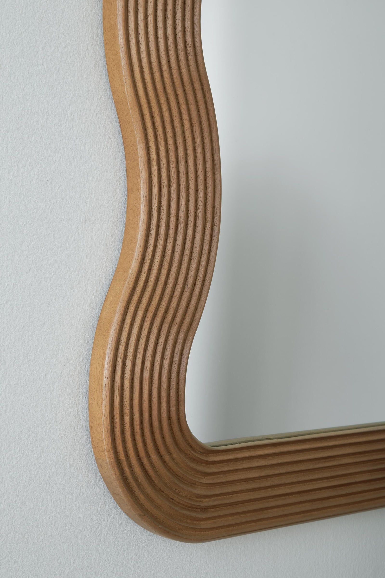 Ellisonville Floor Mirror (A8010413-SI) - Image 6