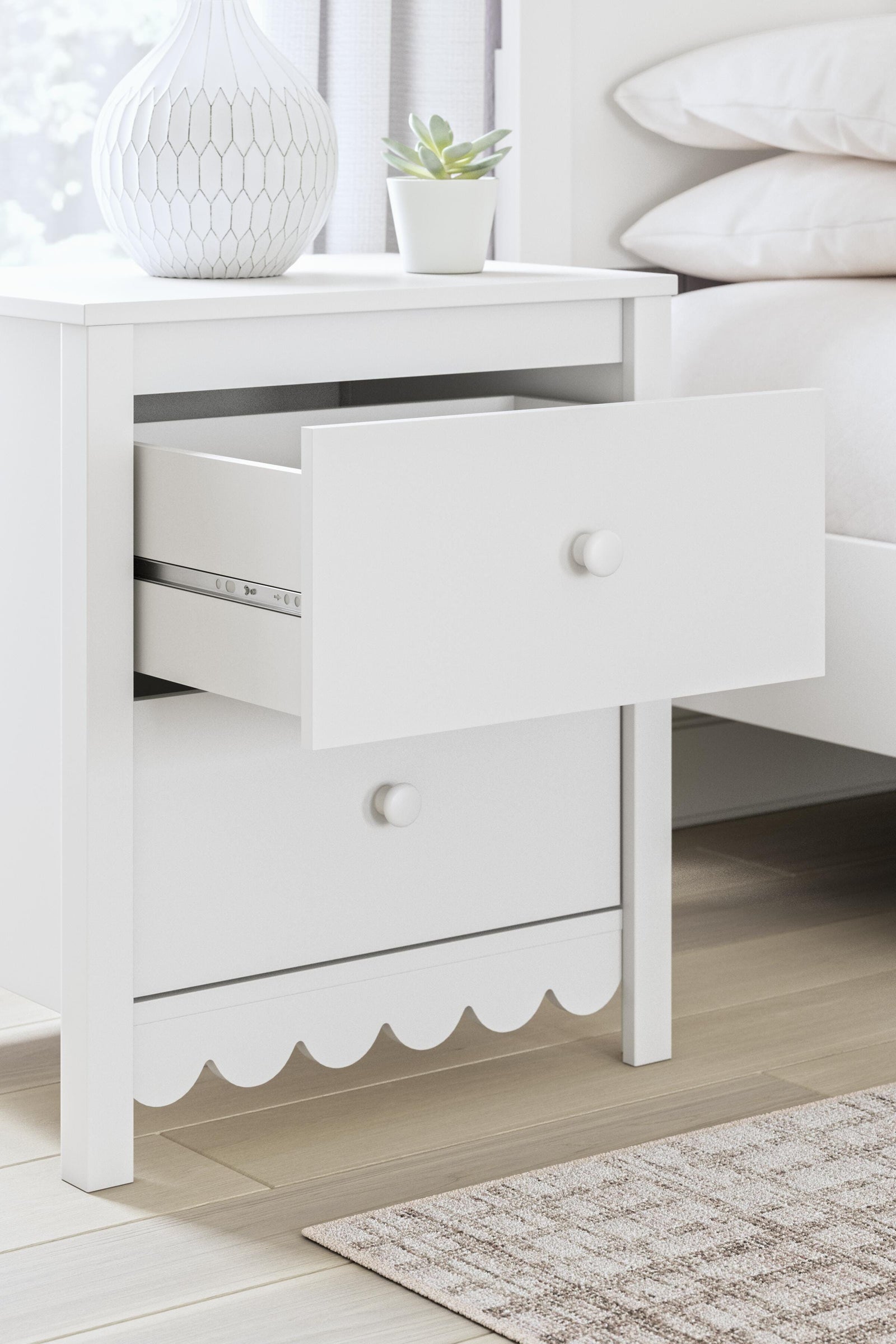 Hallityn Nightstand (Youth) - White (EB1810-SI) - Image 10