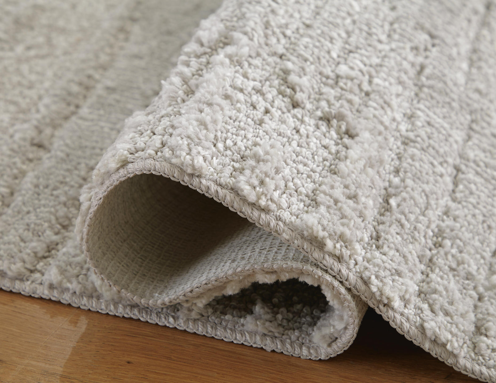 Ivygail 75 x 96 Rug (R40451-SI) - Image 4