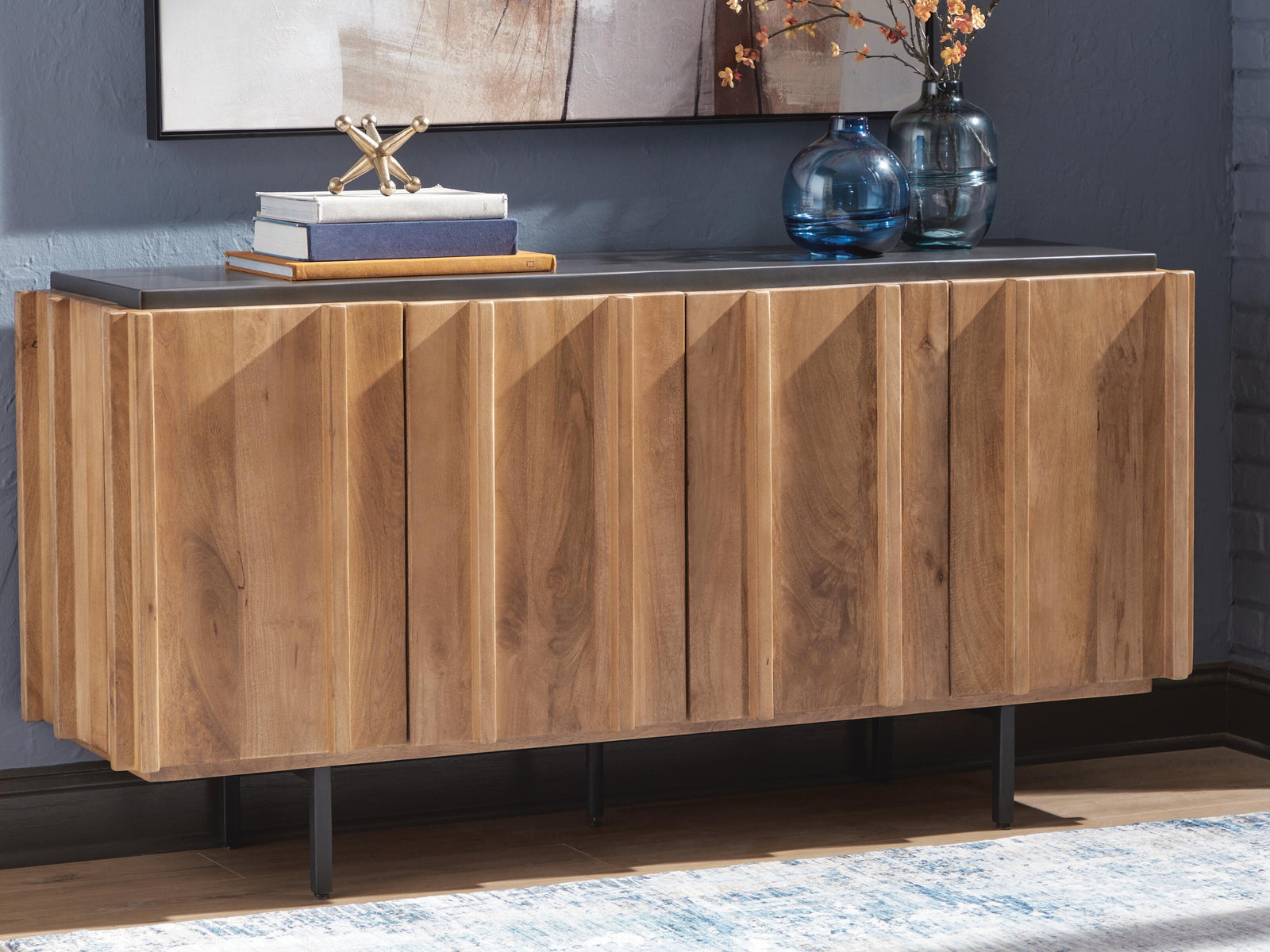Quintavious Accent Cabinet (A4000685-SI) - Image 2