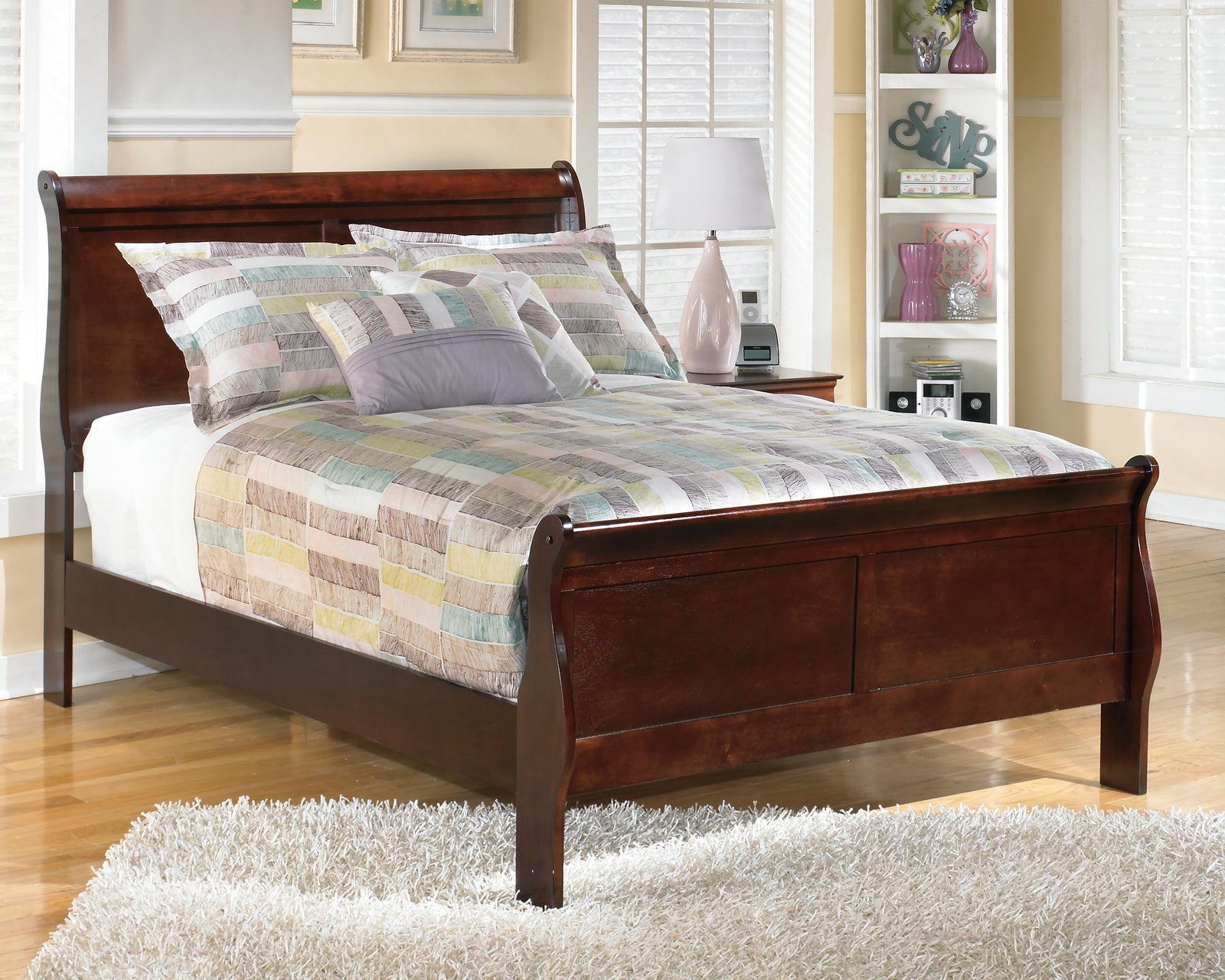 Alisdair Sleigh Bed (Youth) - Reddish Brown (B376-SI) - Image 2
