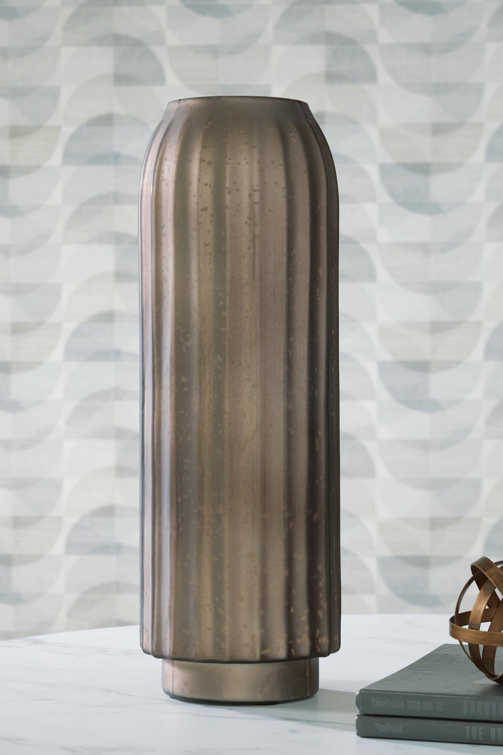 Briarcott Vase (A2000705-SI) - Image 3