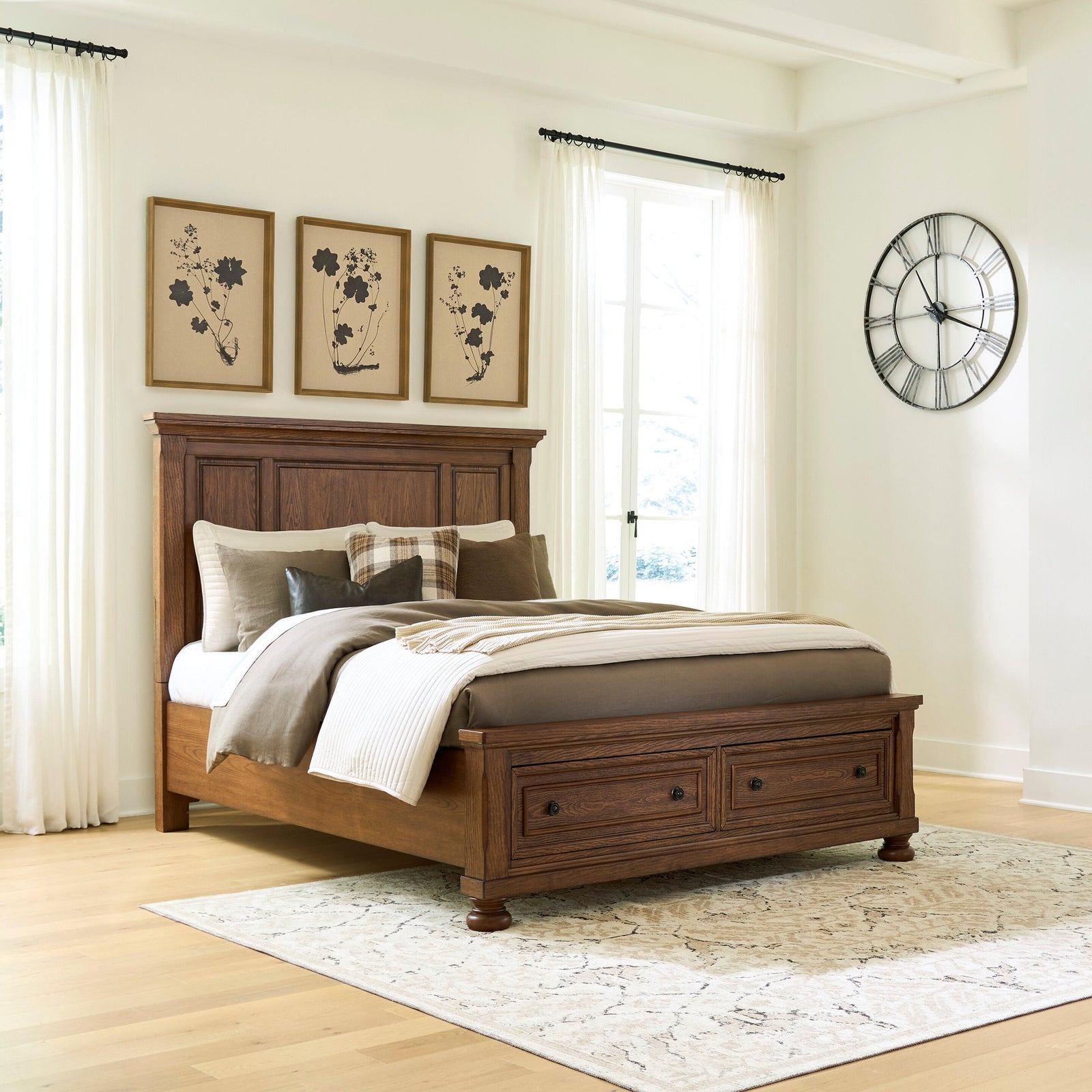 Zackaryn Queen Panel Storage Bed (PCB807-SI) - Image 2