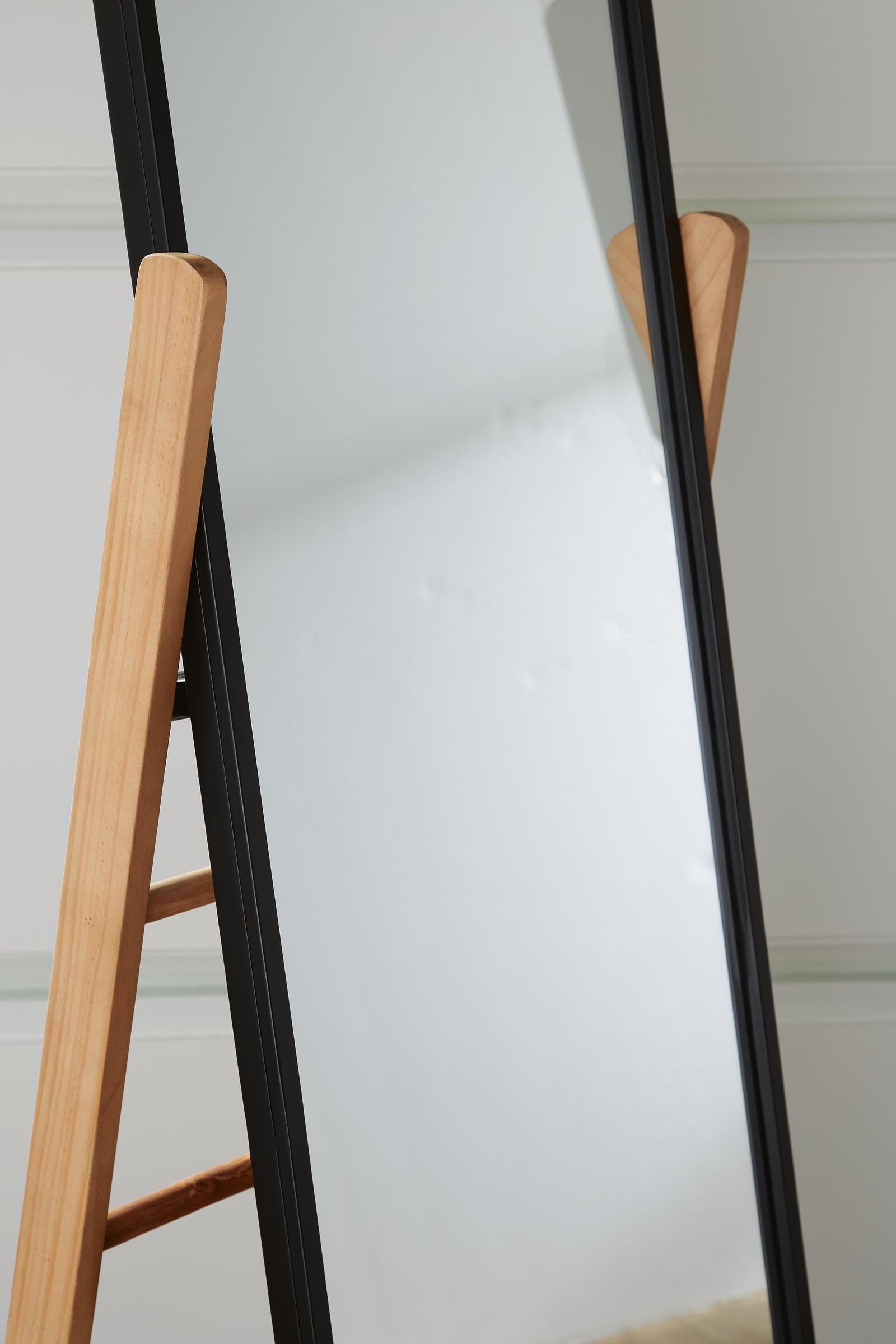 Bronick Floor Mirror (A8010342-SI) - Image 5