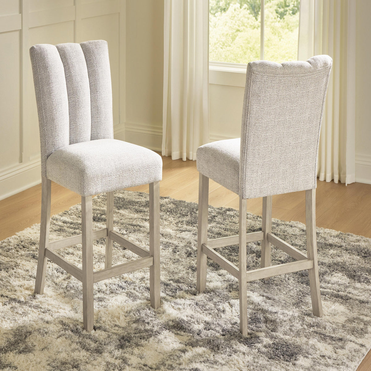 Larawyn Dining Table (PCD575-SI) - Image 2