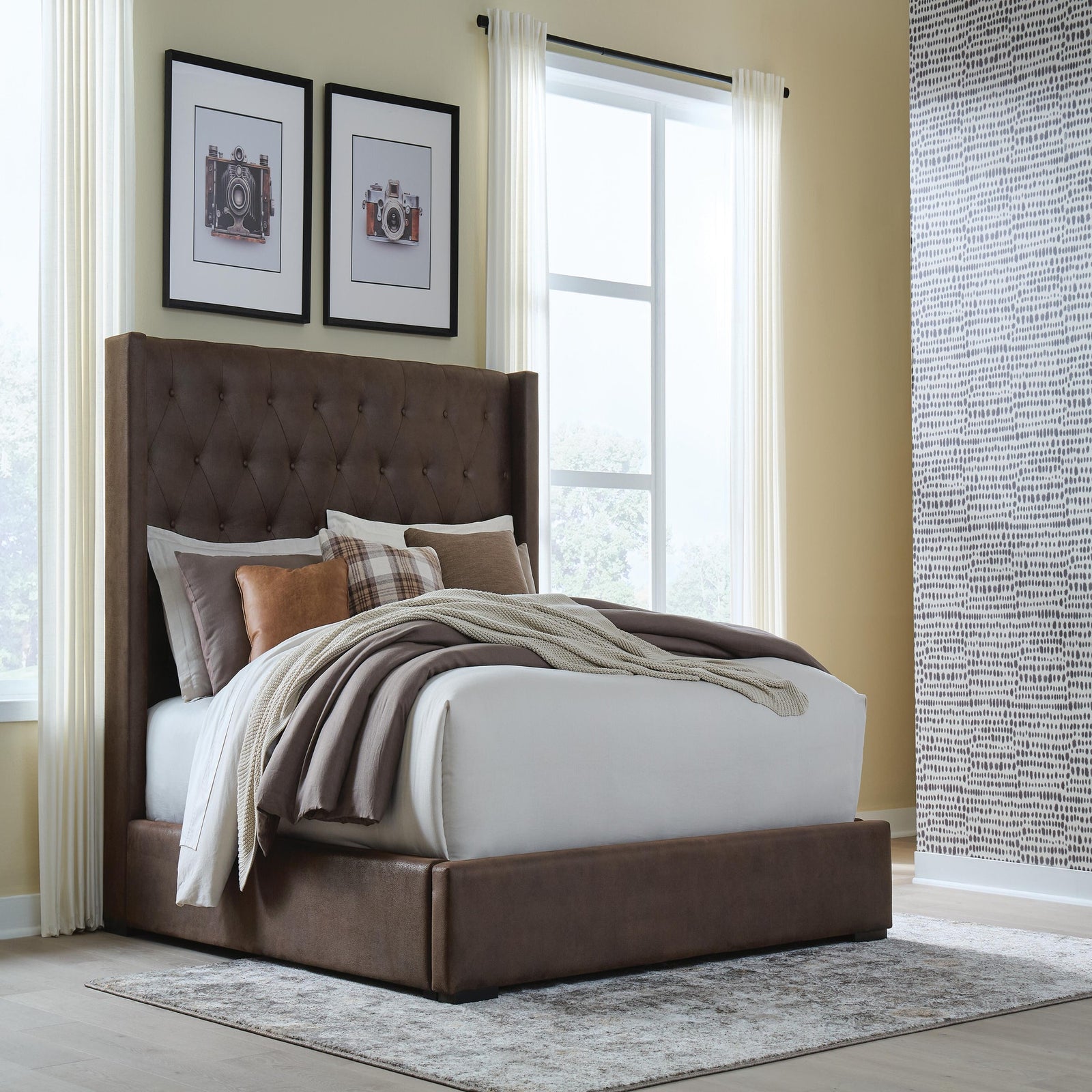 Lavernty King Upholstered Storage Bed (PCB9002-SI) - Image 7