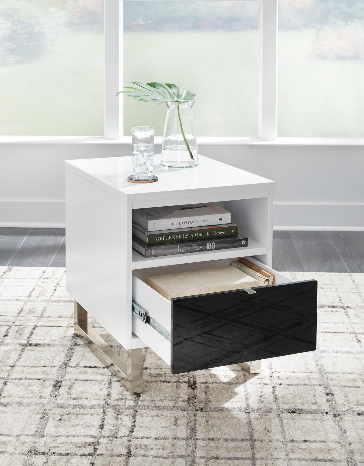 Gardoni Chairside End Table - White/Black  (T756-SI) - Image 7