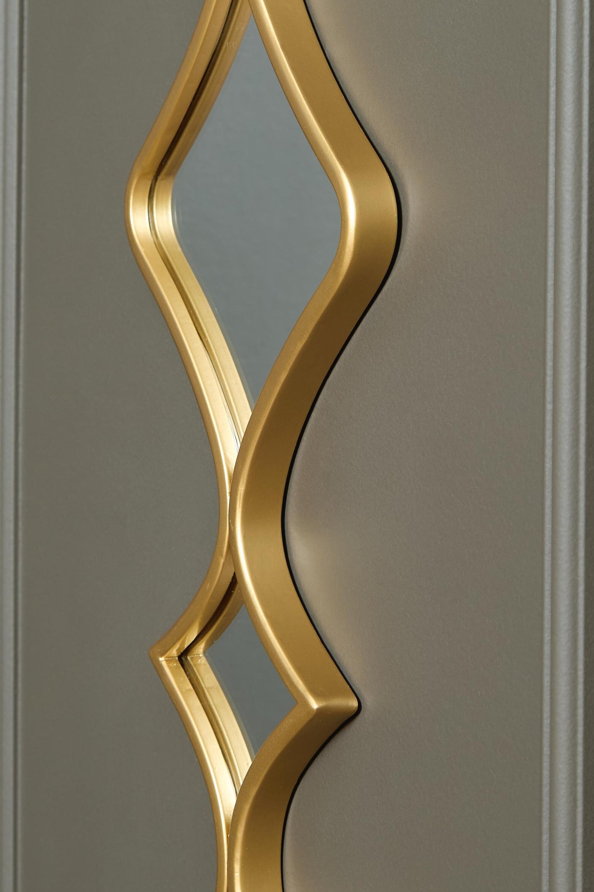 Harriswood Accent Mirror Set (Set of 2) (A8010354-SI) - Image 6