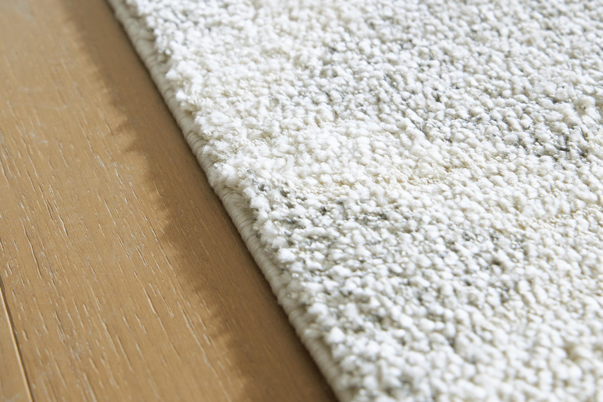 Unawick Large Rug (R40733-SI) - Image 5