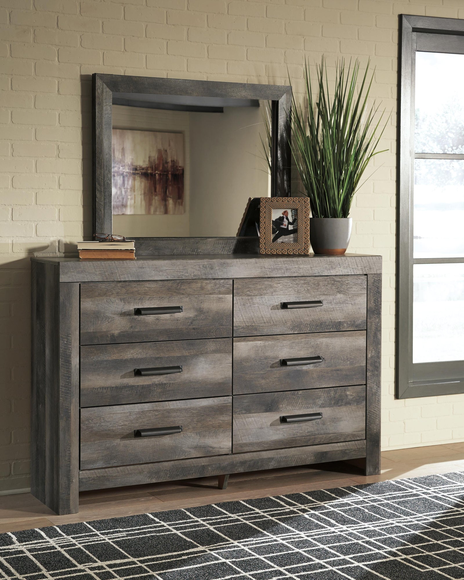 Wynnlow Crossbuck Panel Bed, Dresser and Mirror (B440-SI) - Image 6