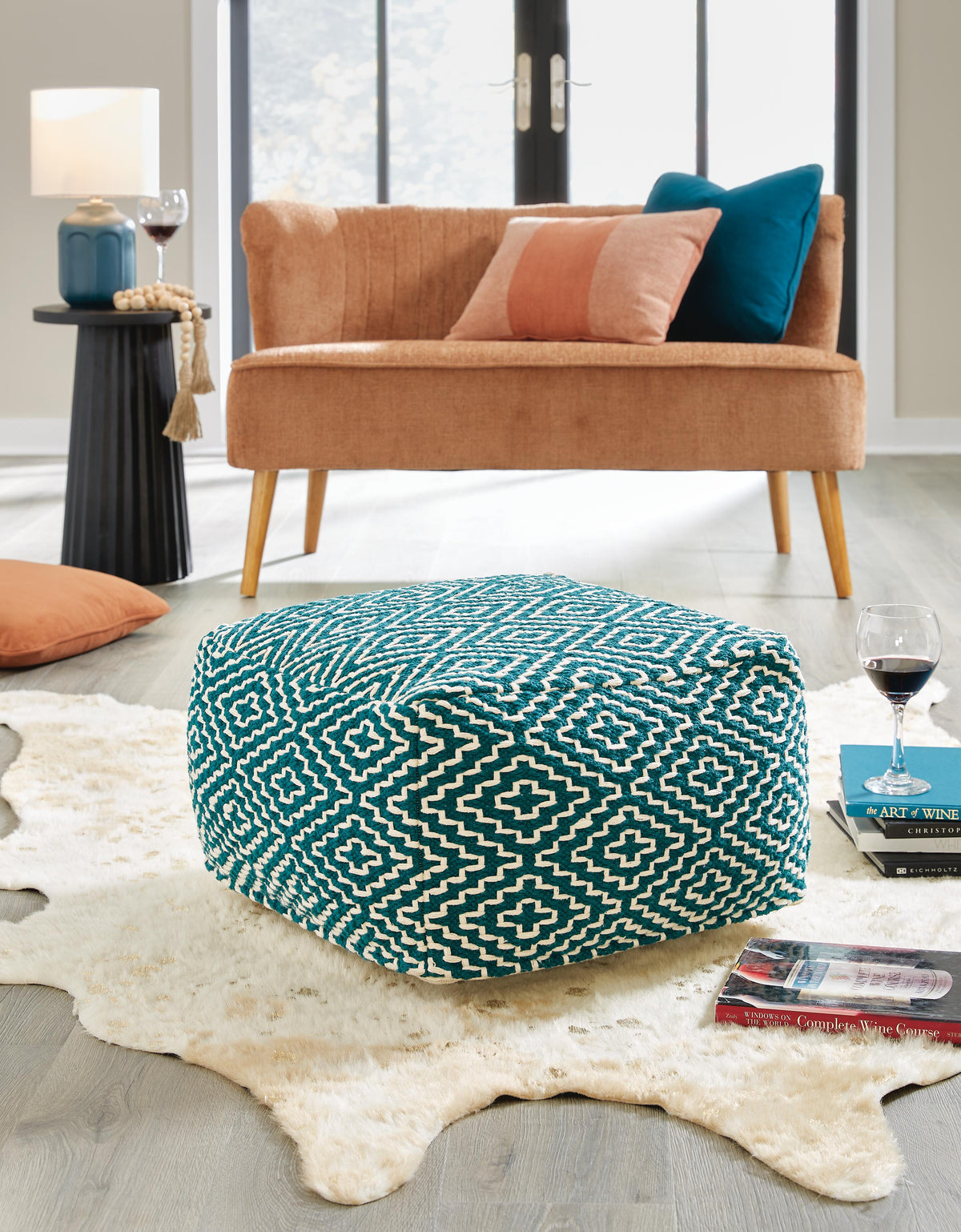 Brynnsen Pouf (A1001055-SI) - Image 4