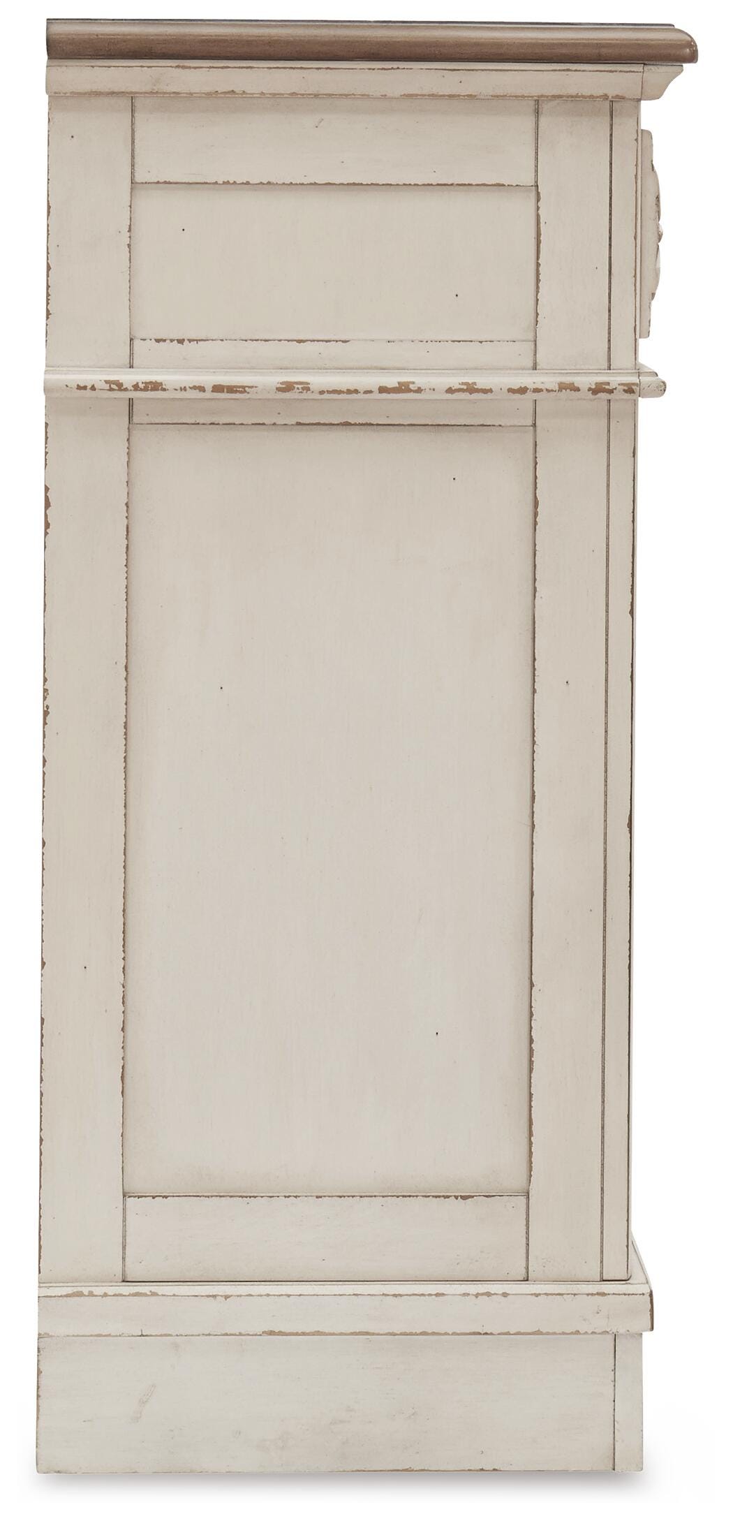 Realyn King Panel Bed, Dresser, Chest and 2 Nightstands (B743-SI) - Image 4