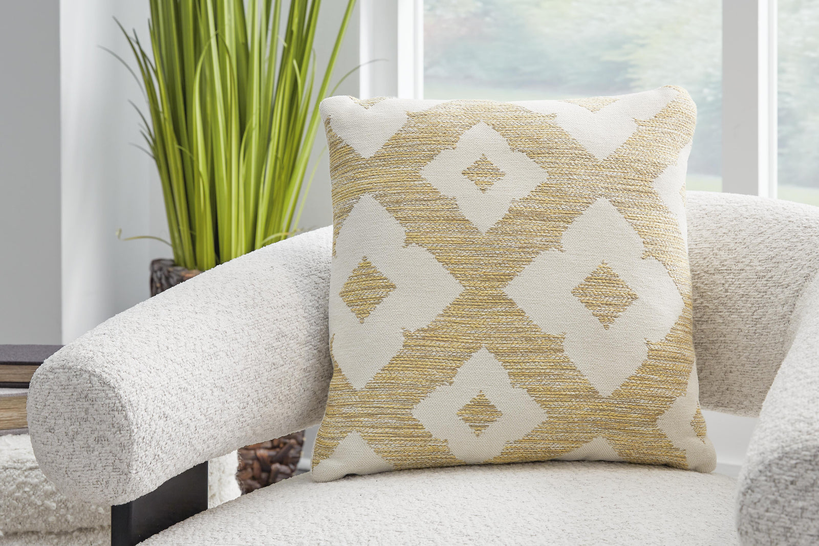 Brockner Next-Gen Nuvella Pillow (Set of 4) (A1900009-SI) - Image 4