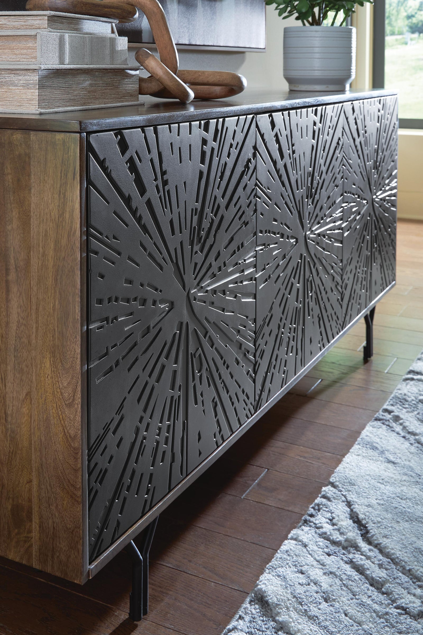 Lavinmont Accent Cabinet (A4000710-SI) - Image 7