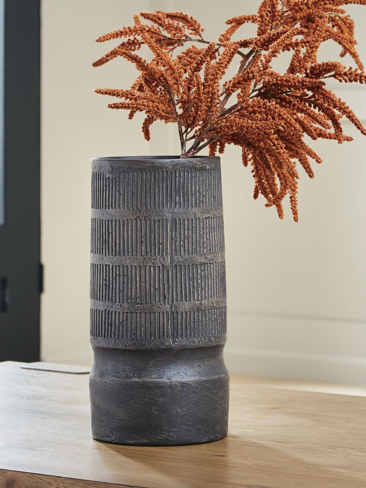 Beninworth Vase (A2000878-SI) - Image 2