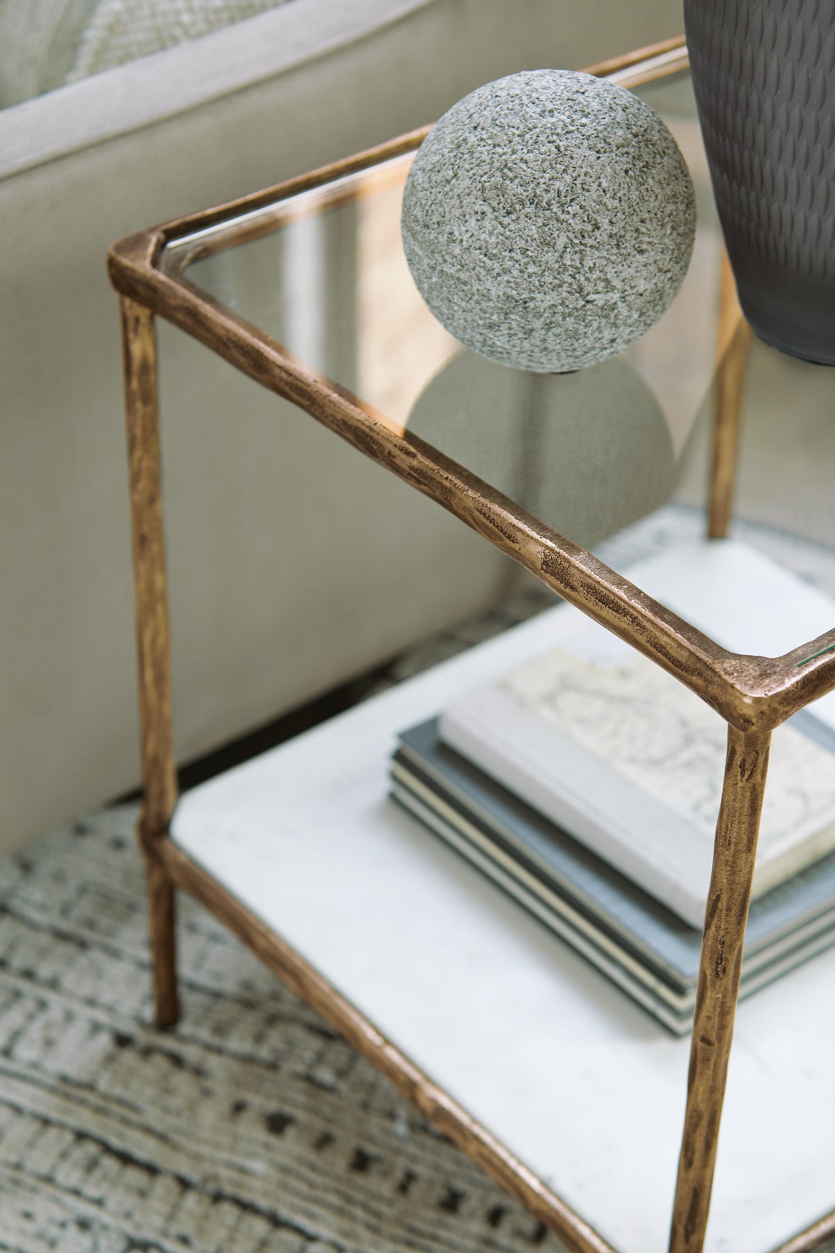 Ryandale Accent Table (A4000442-SI) - Image 4