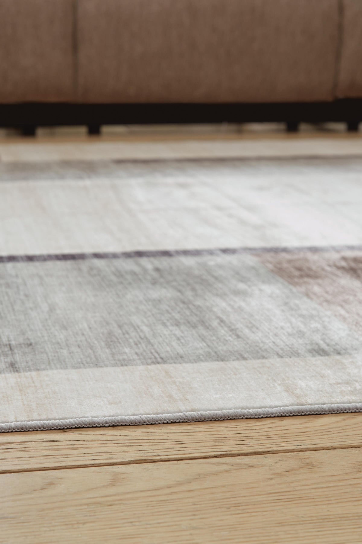 Larkport Washable 8 x 10 Area Rug (R40741-SI) - Image 3