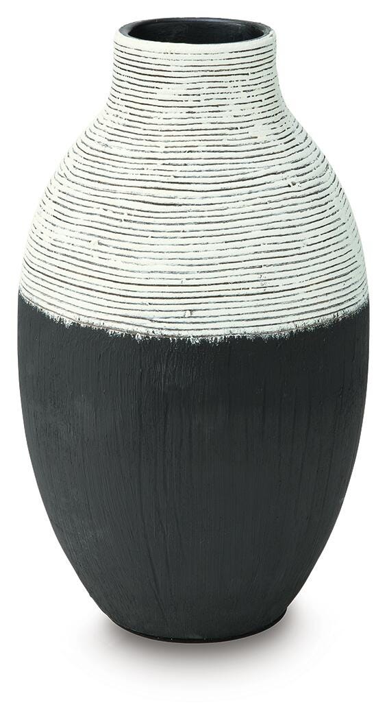 Girtha Vase (A2000876-SI)