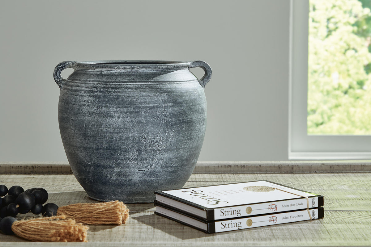 Meadie Vase (A2000628-SI) - Image 3