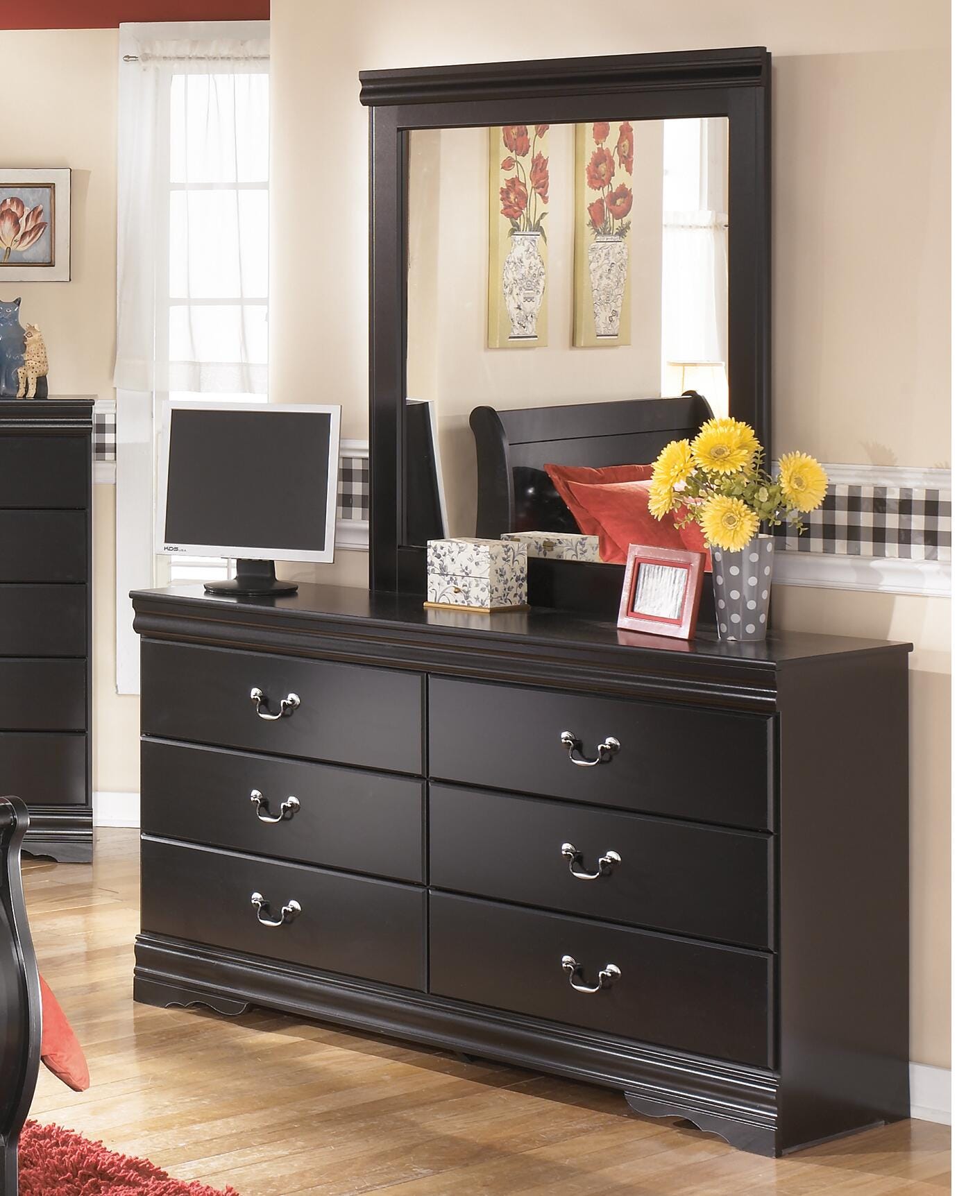 Huey Vineyard Dresser and Mirror - Black  (B128-SI) - Image 2