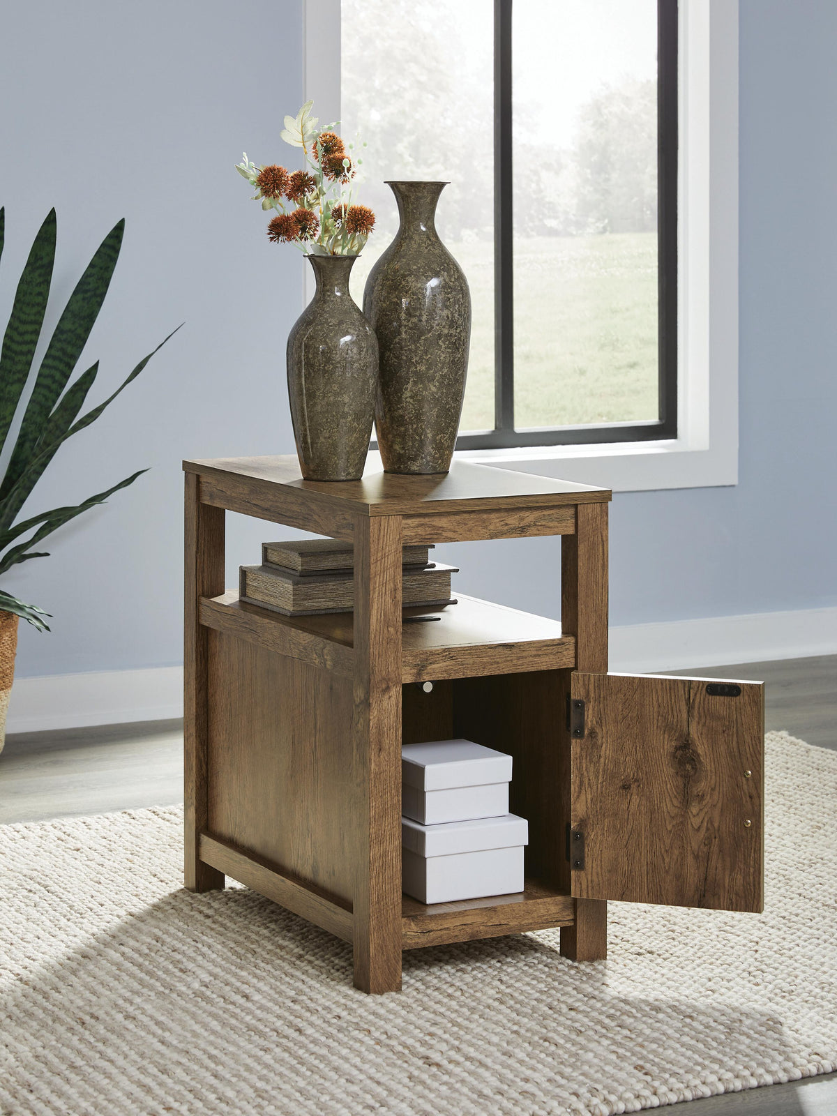 Fendenmore Chairside End Table - Brown  (T190-SI) - Image 7