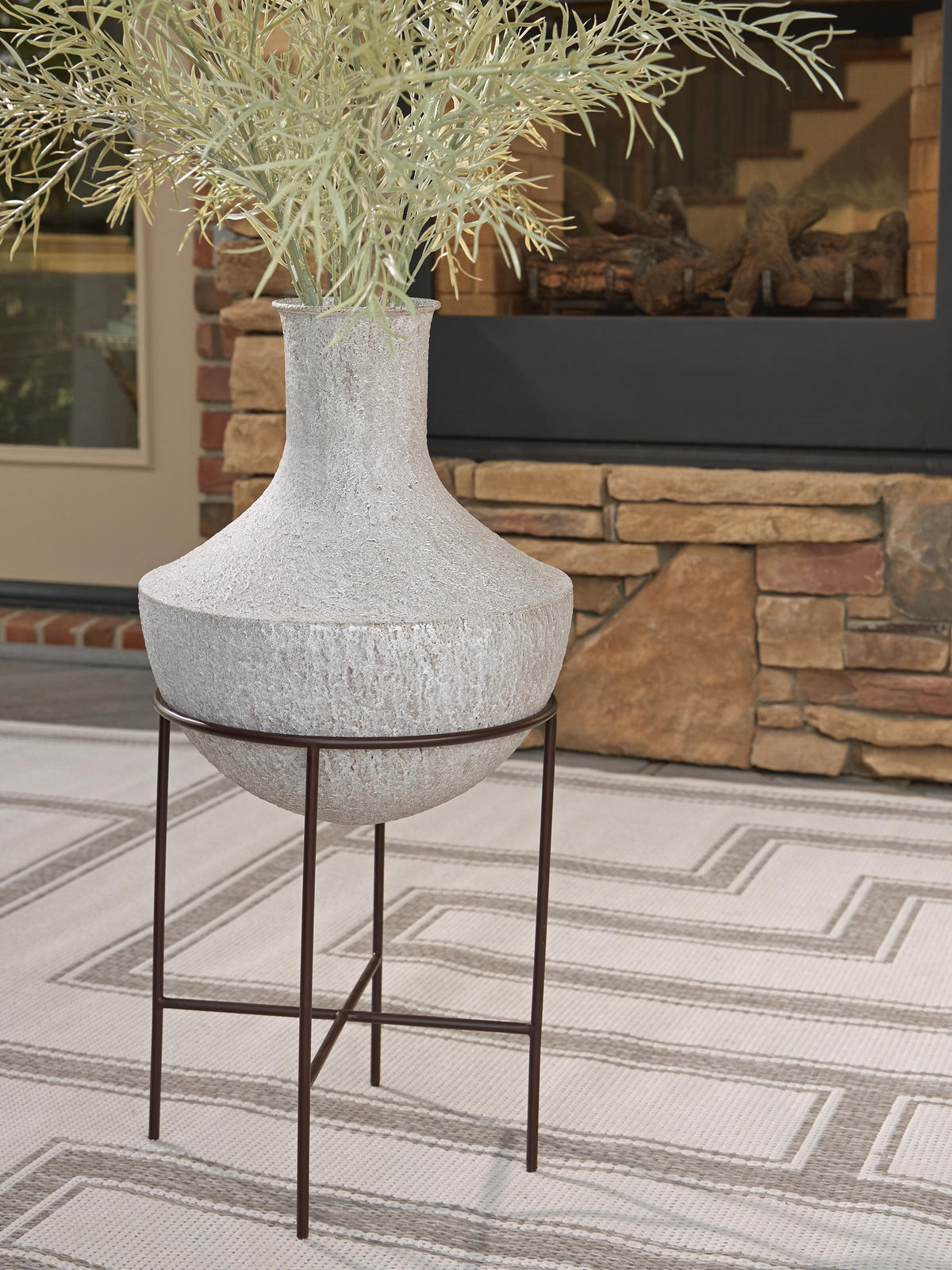 Estonbank Vase (A2000747-SI) - Image 2