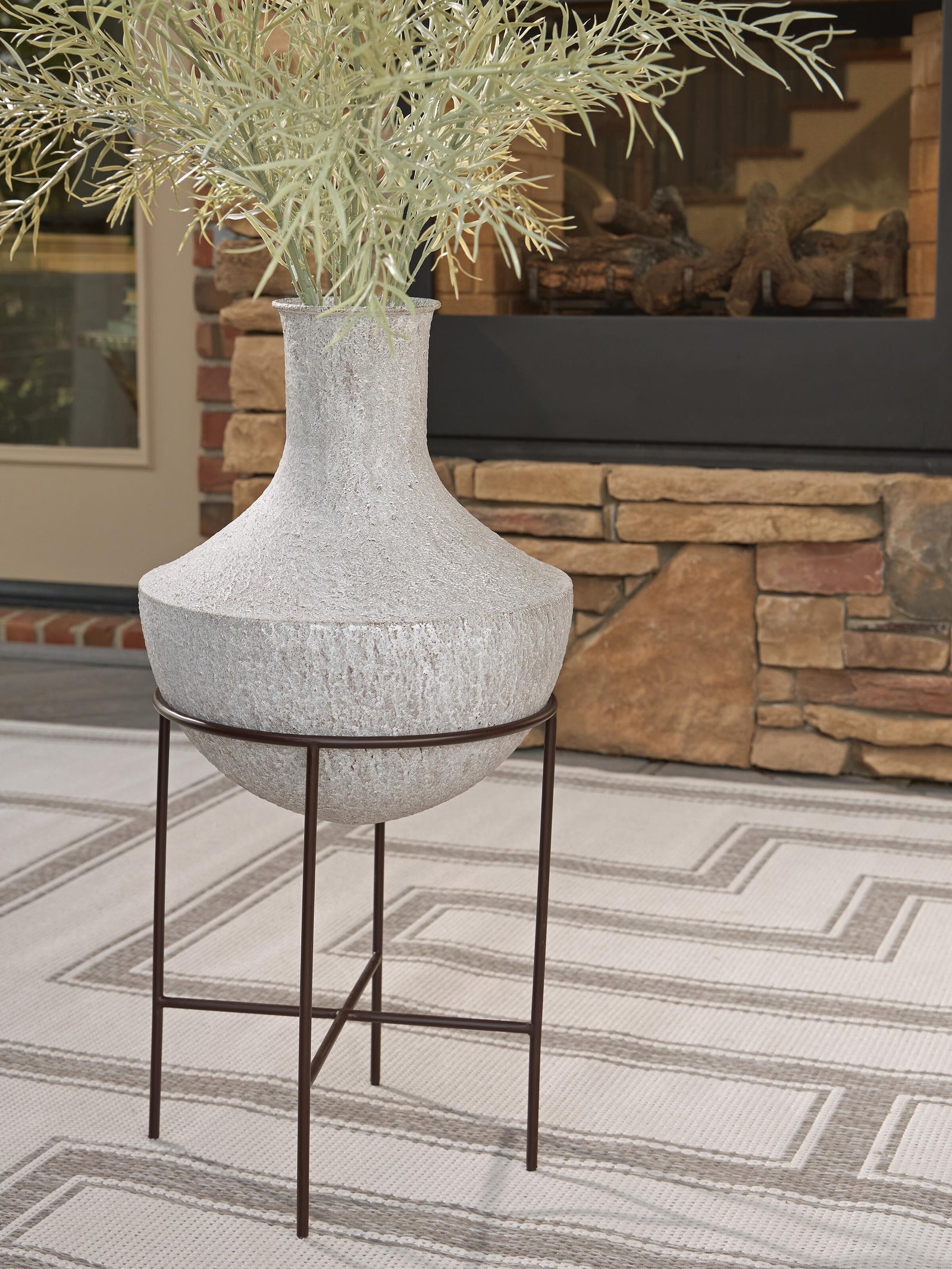 Estonbank Vase (A2000747-SI) - Image 2