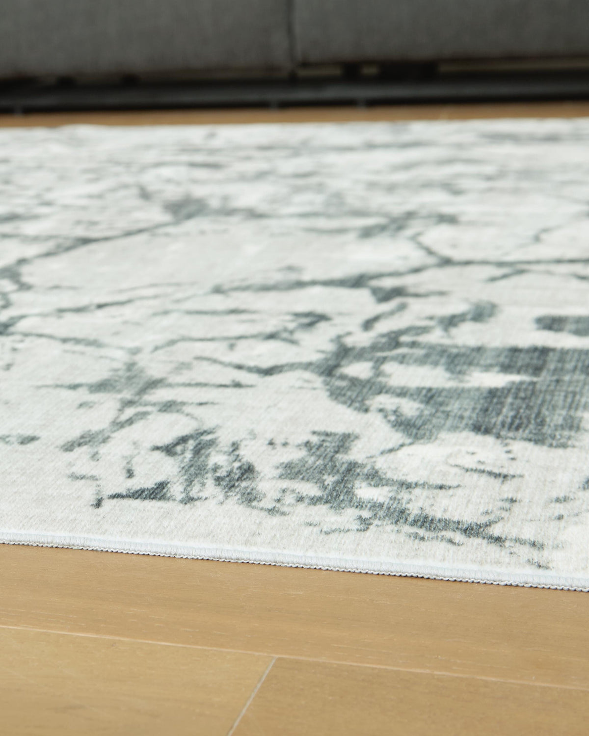 Tobinbury Washable 8 x 10 Area Rug (R40742-SI) - Image 5