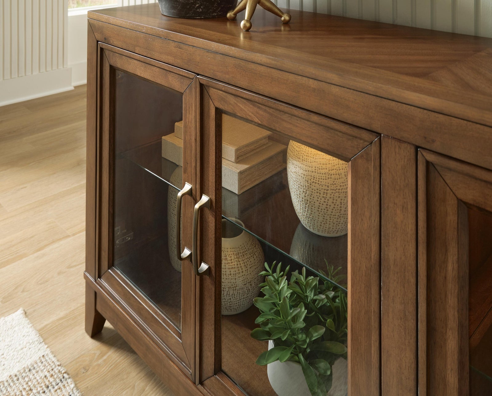 Annswick Accent Cabinet (A4000743-SI) - Image 8