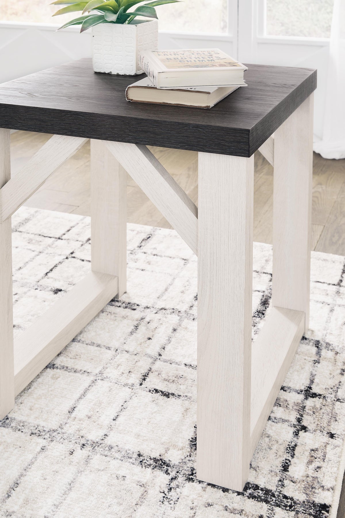 Dorrinson Table (Set of 3) - Antique White  (T236-SI) - Image 5