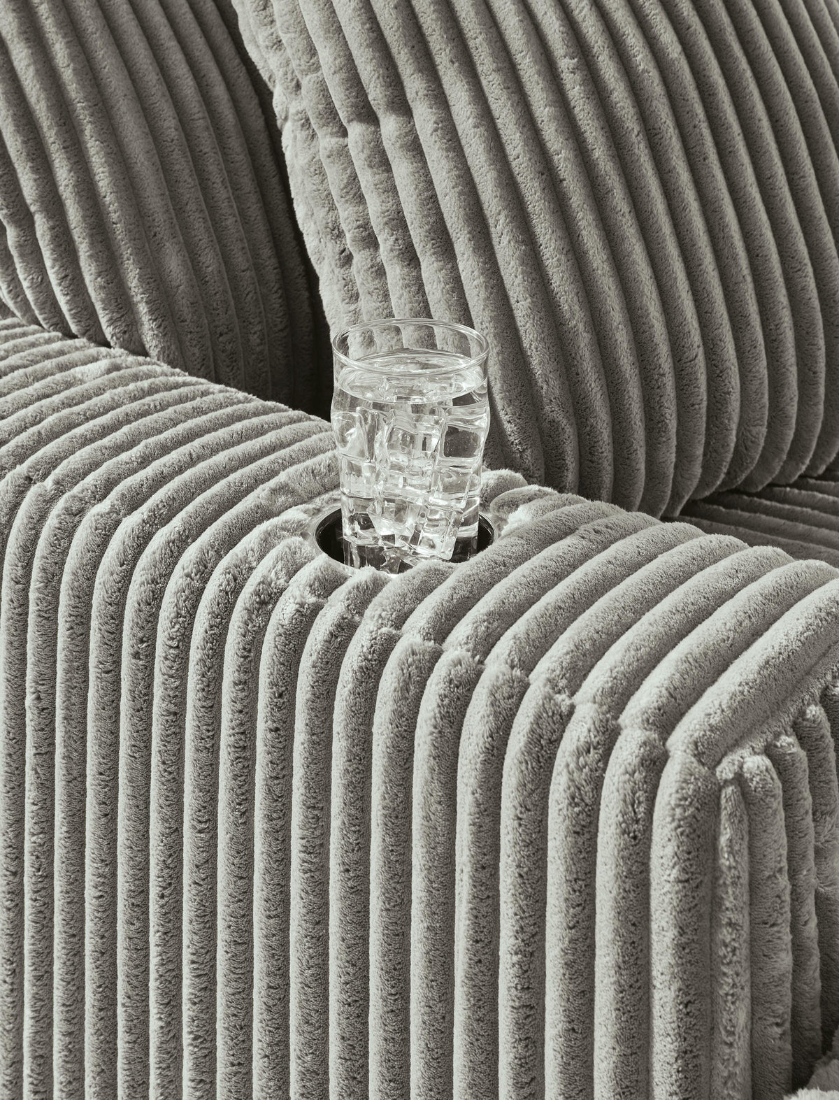 Lindyn Oversized Swivel Accent Chair (21105-SI) - Image 54