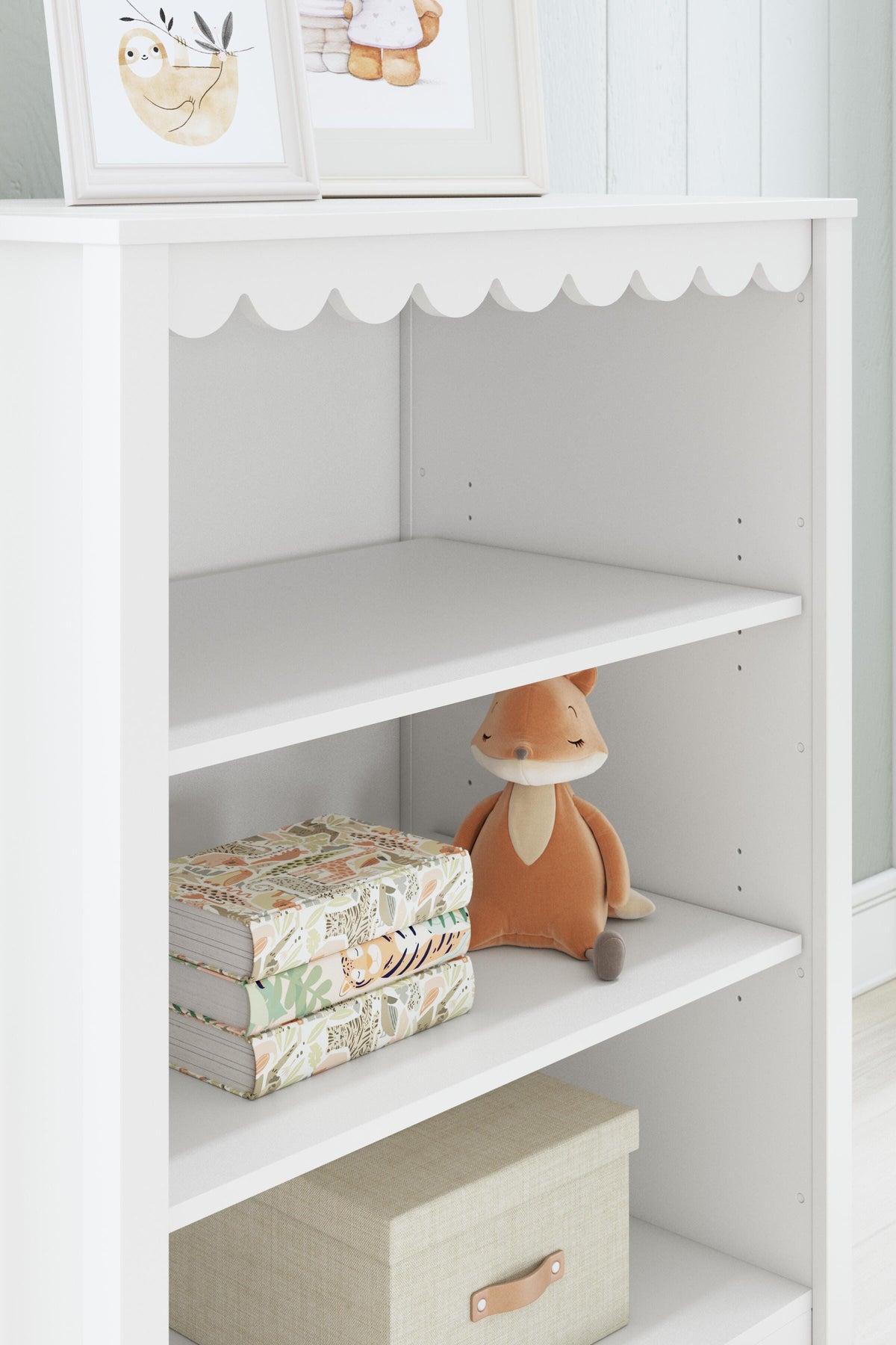 Hallityn Bookcase (Youth) - White  (EB1810-SI) - Image 9