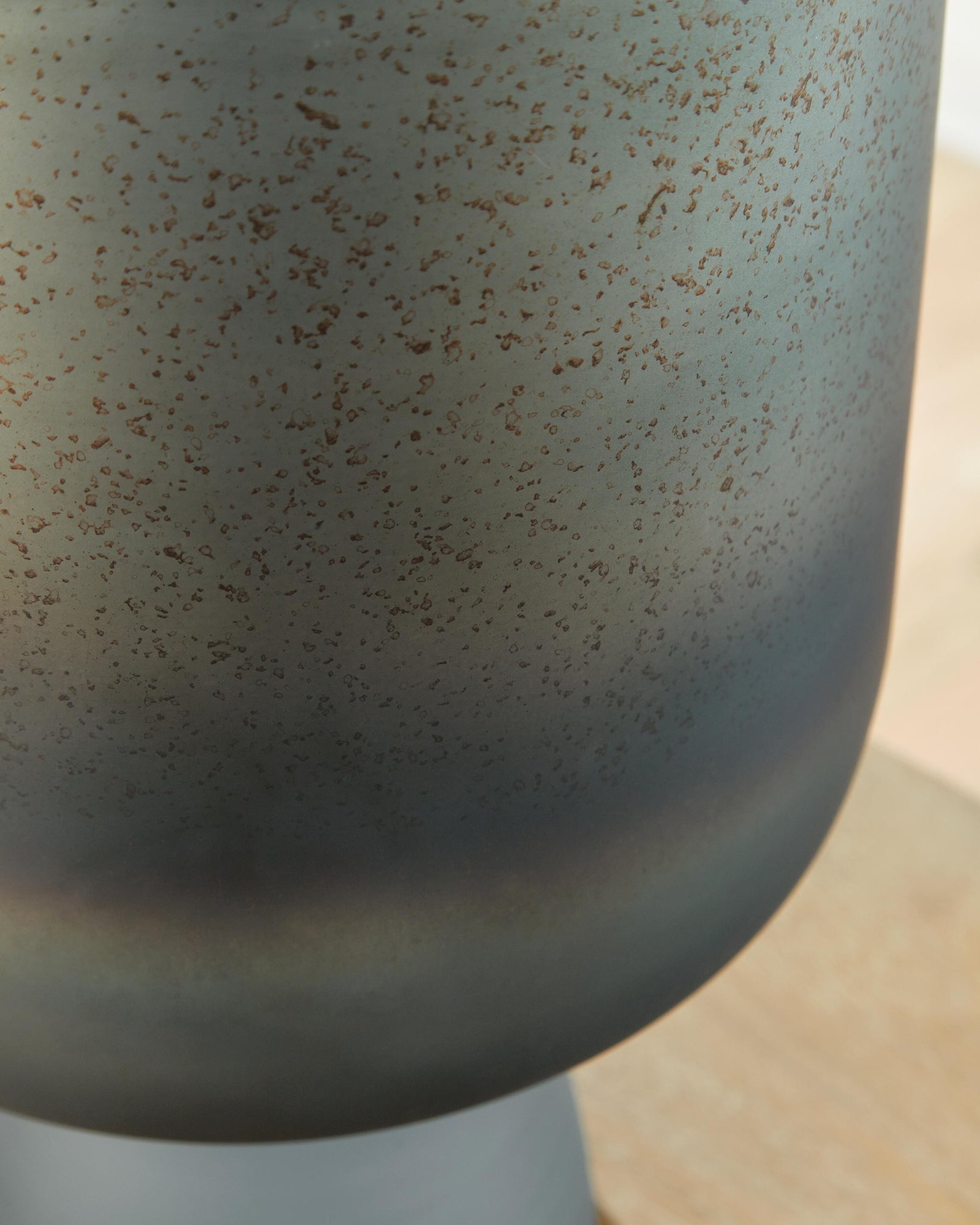 Pennmore Vase (A2000814-SI) - Image 4