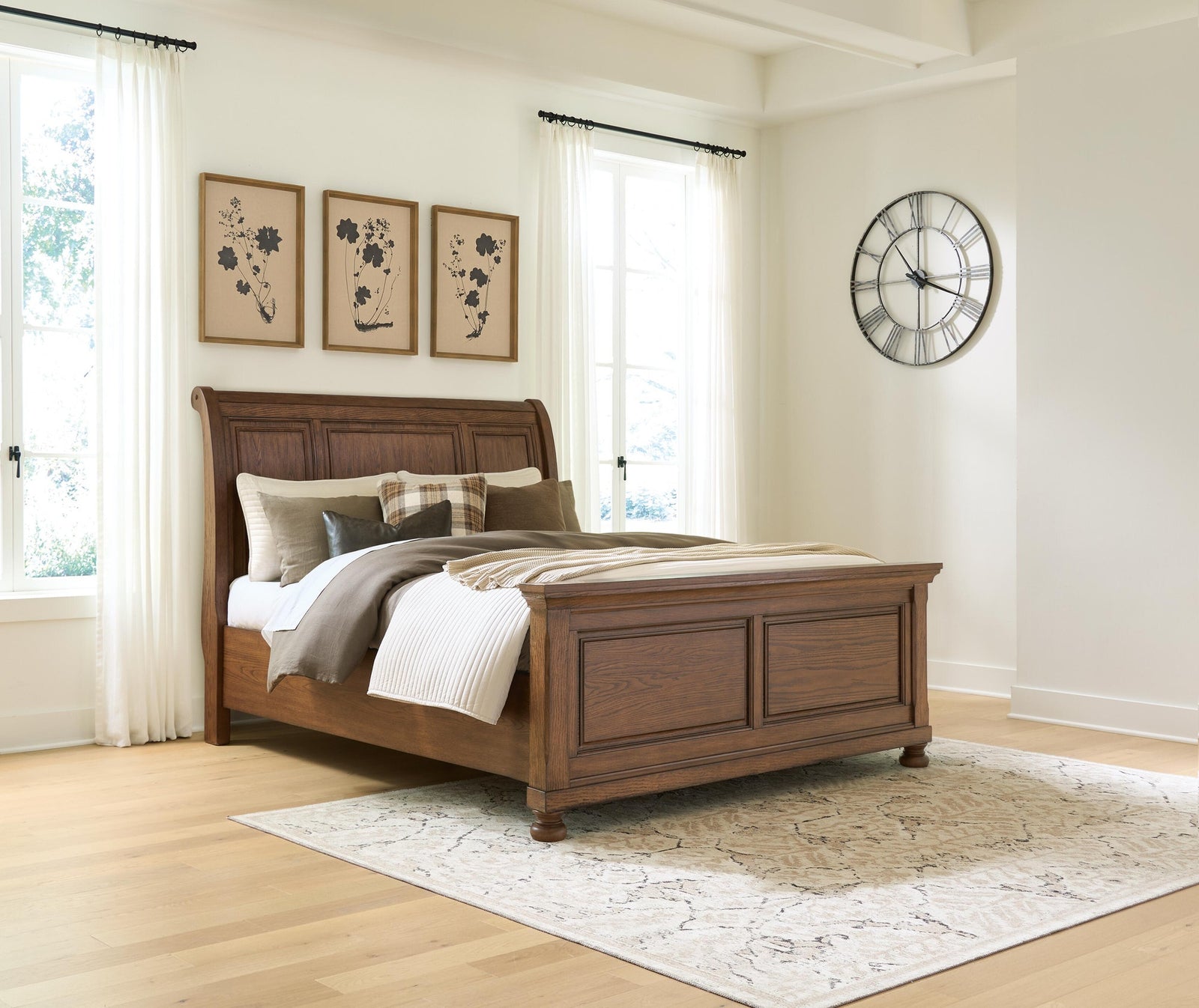 Zackaryn Queen Sleigh Bed (PCB807-SI) - Image 3