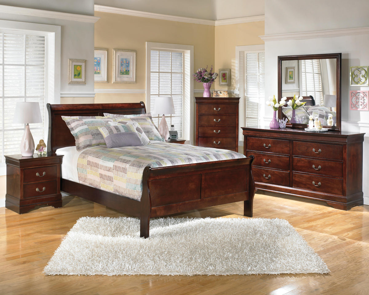 Alisdair Sleigh Bed, Dresser and Chest - Reddish Brown  (B376-SI) - Image 8