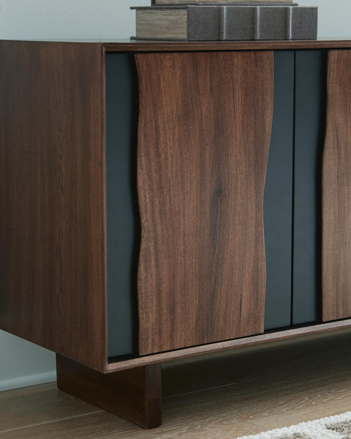 Welby Accent Cabinet (A4000679-SI) - Image 7