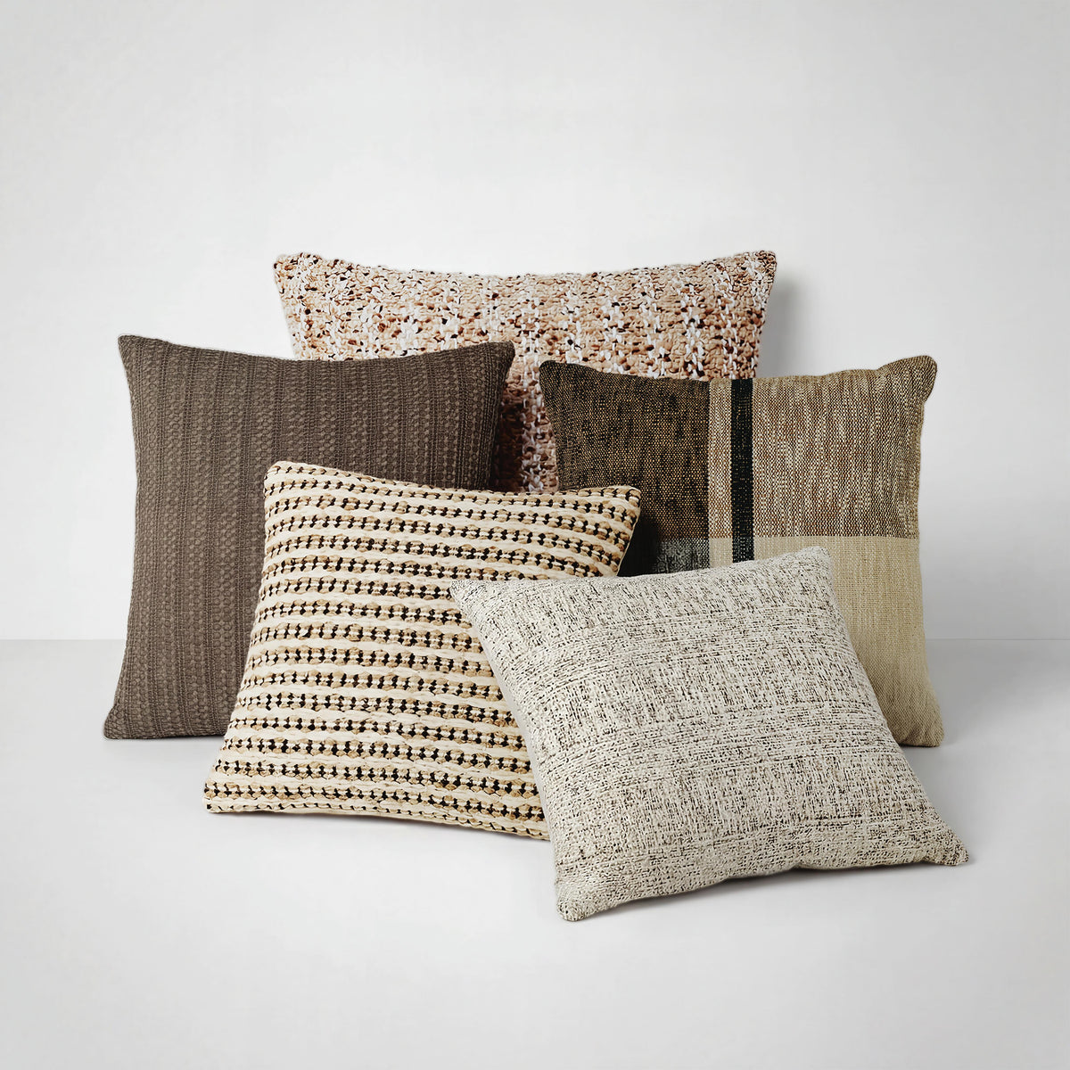 Nealington Pillow (A1000929-SI) - Image 4