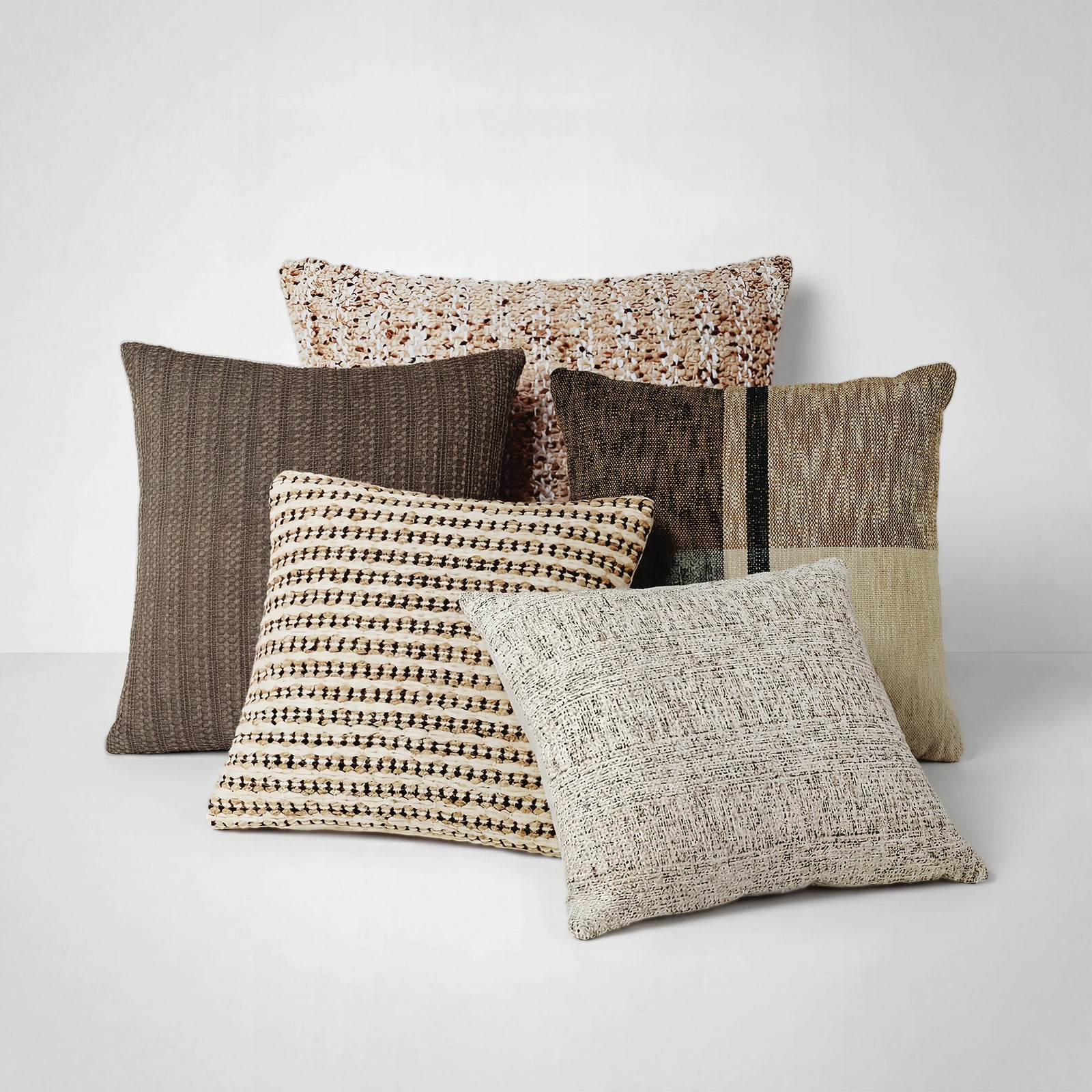 Nealington Pillow (A1000929-SI) - Image 4